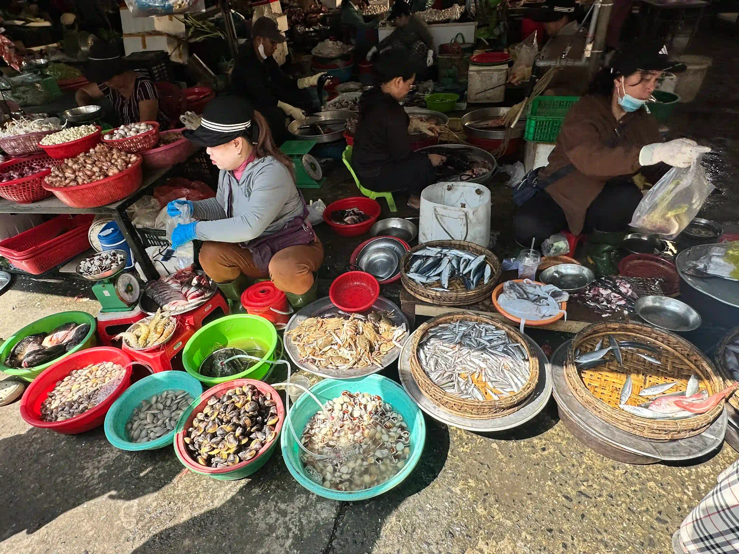 My 7 favorite things to do in Hoi An as an expat 29 A Cooking Class That Starts at the Market Hoi An scaled Vietadvisor