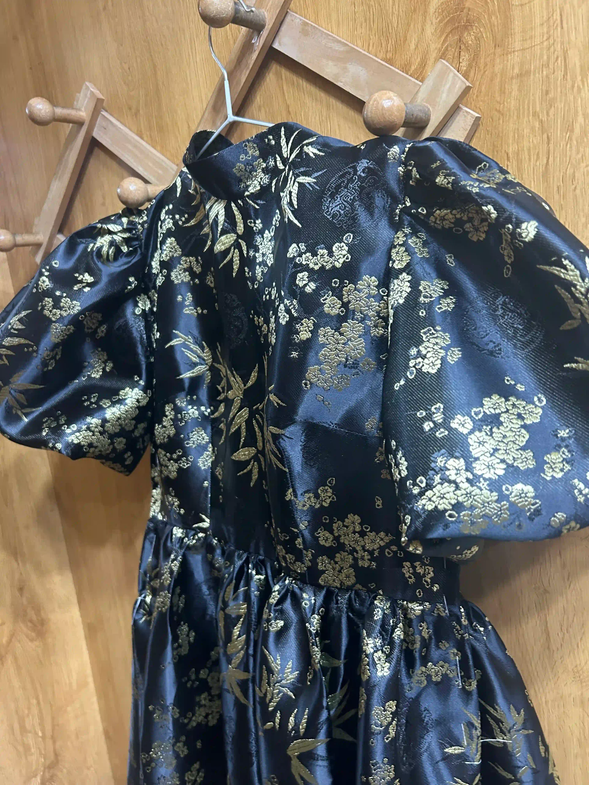 3 best custom clothes in Hoi An: Which one to choose? (2026) 25 A Dong Silk For Wool Weddings and Reordering Later 4 scaled Vietadvisor