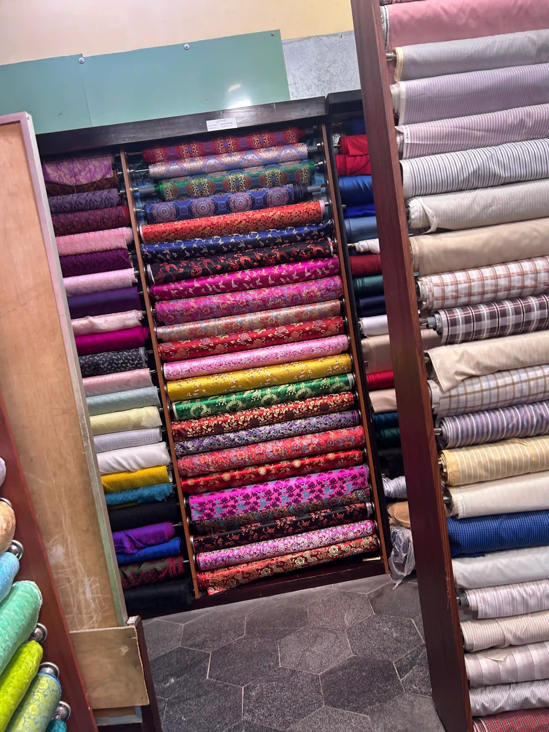 3 best custom clothes in Hoi An: Which one to choose? (2026) 26 A Dong Silk For Wool Weddings and Reordering Later 5 scaled Vietadvisor