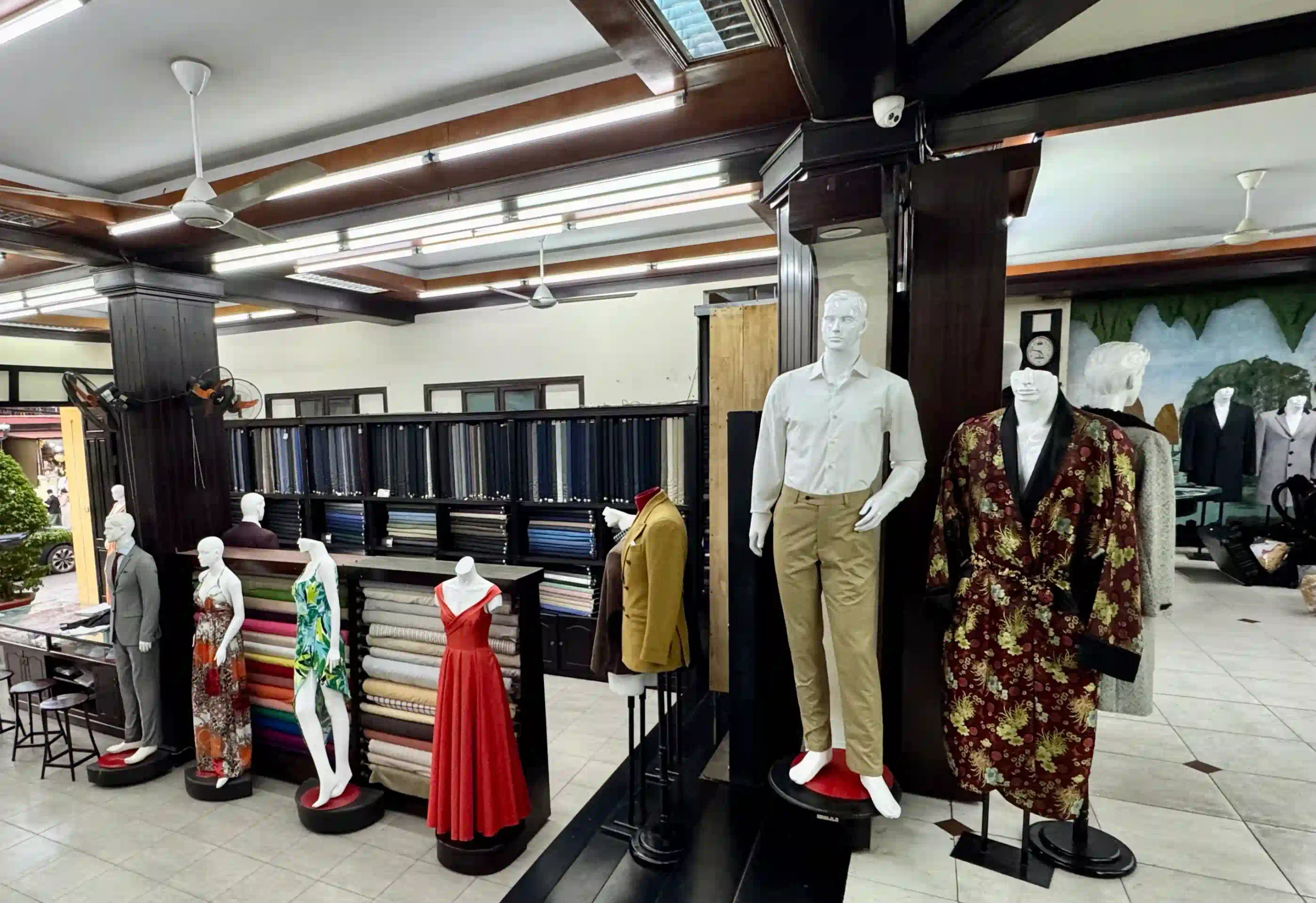 3 best custom clothes in Hoi An: Which one to choose? (2026) 27 A Dong Silk For Wool Weddings and Reordering Later 7 scaled Vietadvisor