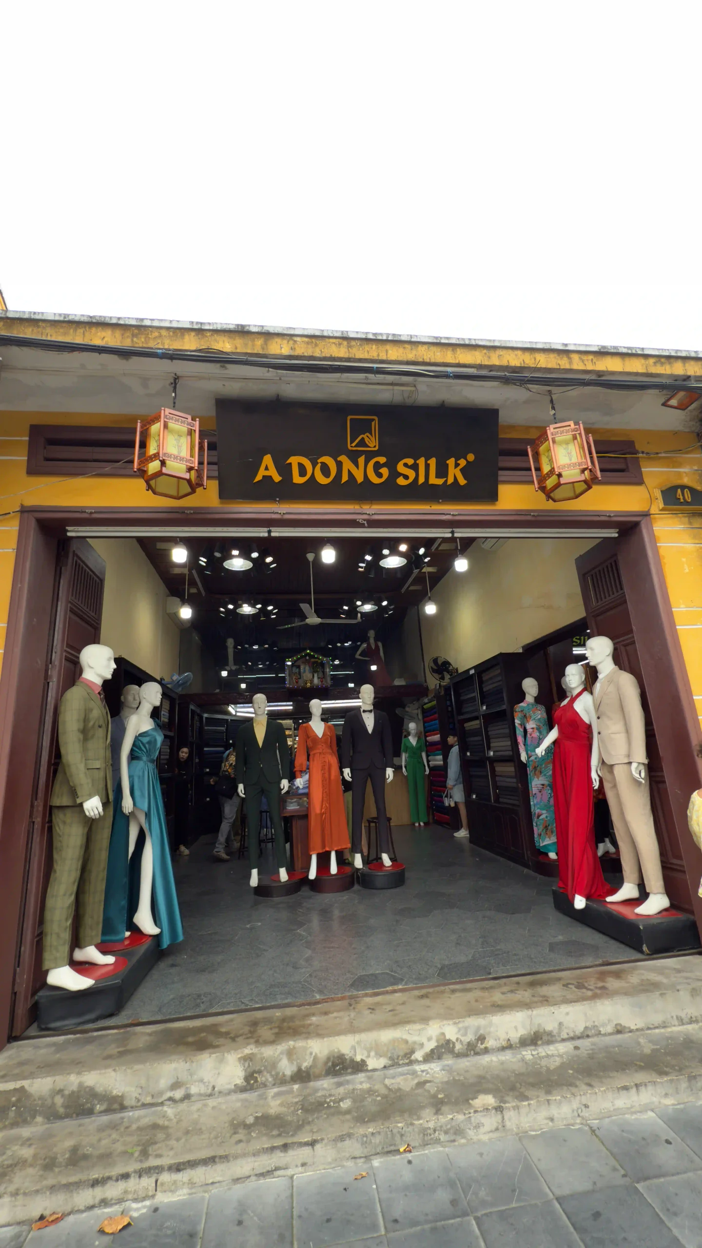 3 best custom clothes in Hoi An: Which one to choose? (2026) 5 A Dong Silk scaled Vietadvisor