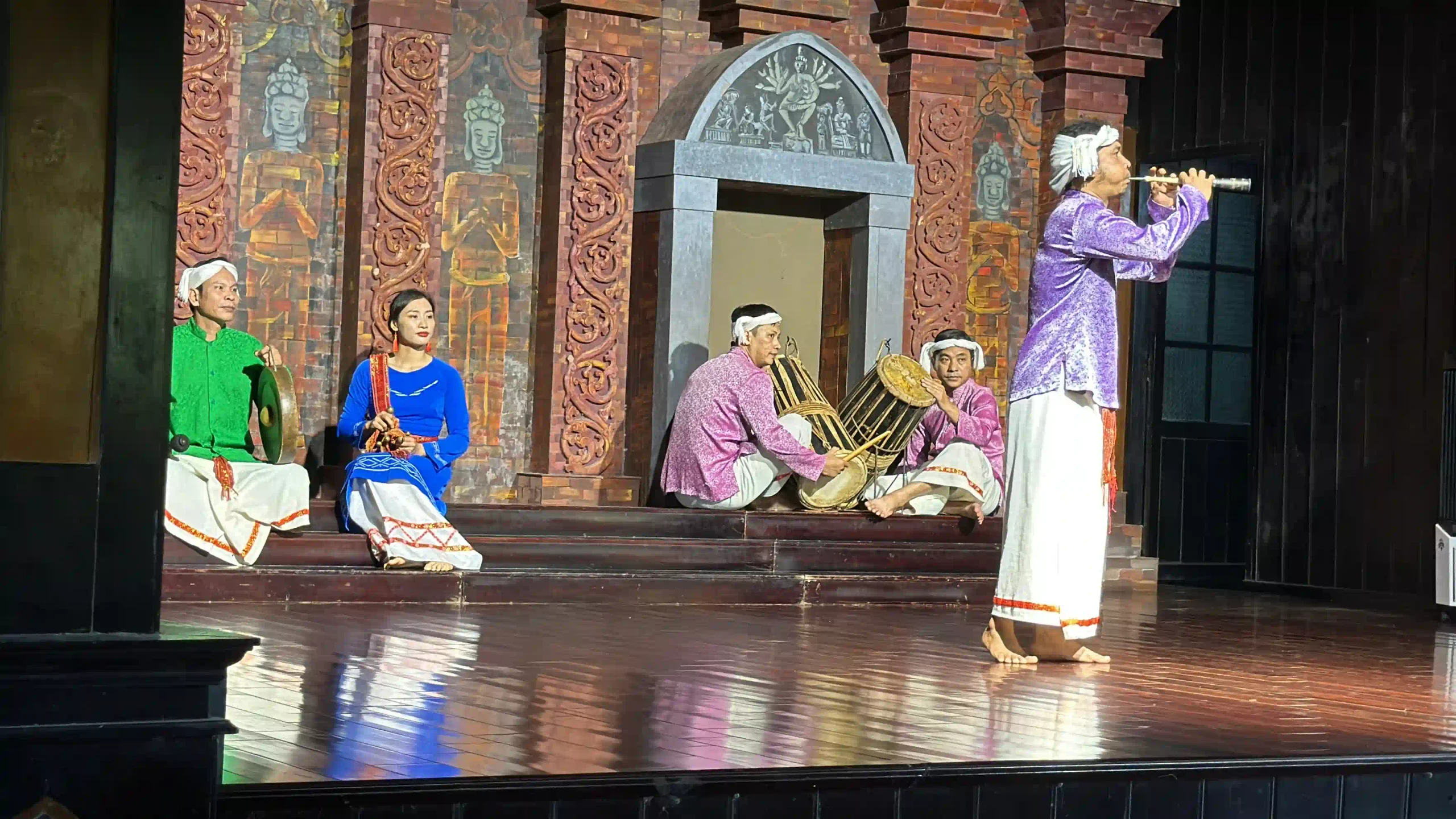 Visit My Son Sanctuary from Hoi An: Motorbike or tour? 27 Apsara dance at the Performing House My son sanctuary 2 scaled Vietadvisor