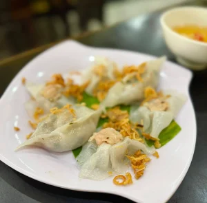 Banh bao banh vac, the white rose dumplings hoi an