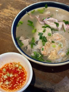 Bún Quậy Kiến Xây, 28 Bạch Đằng 4