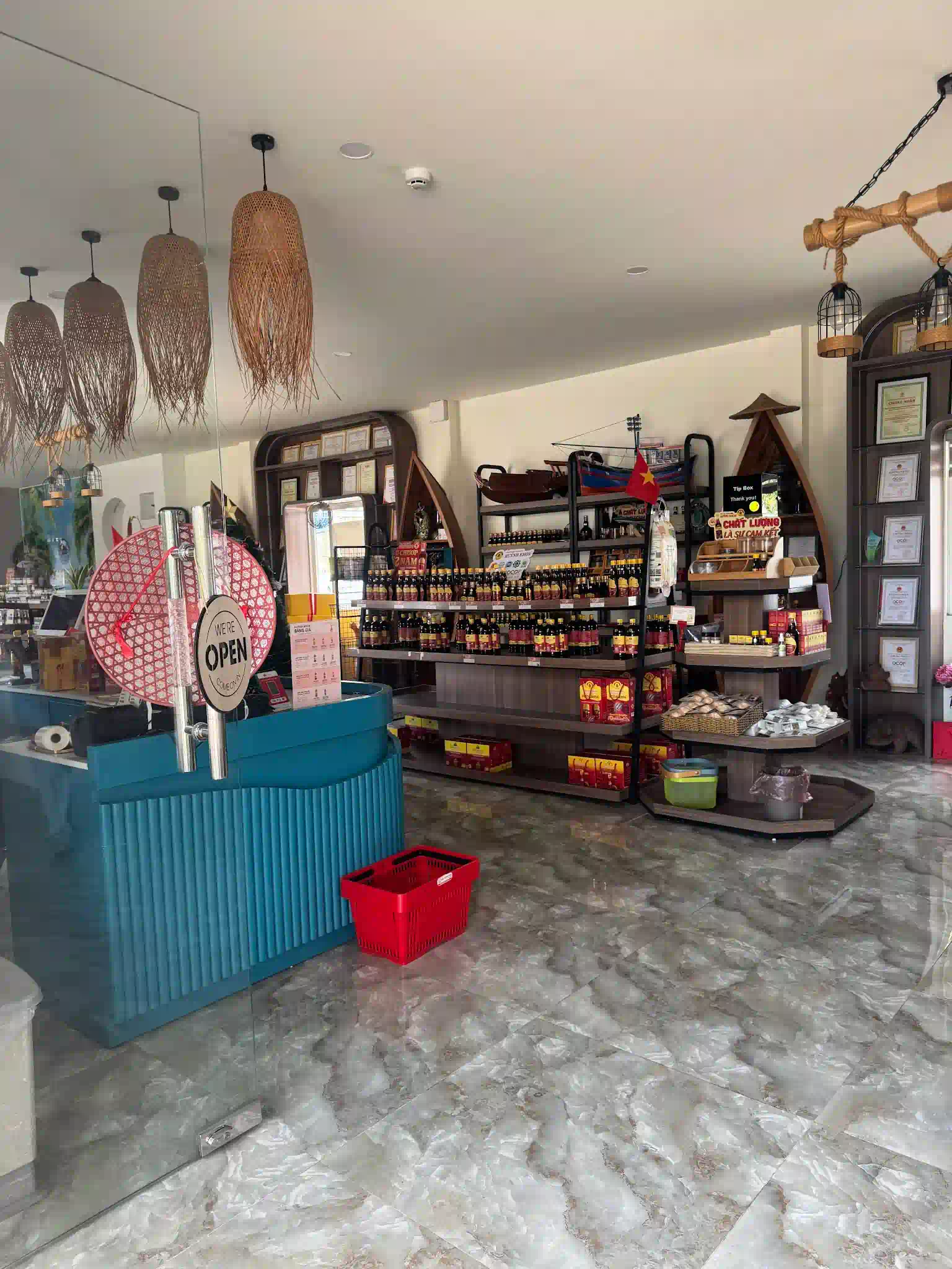 Phu Quoc food guide: Eat like a local (with prices & spots) 34 Fish sauce and buy it in a shop 2 Vietadvisor