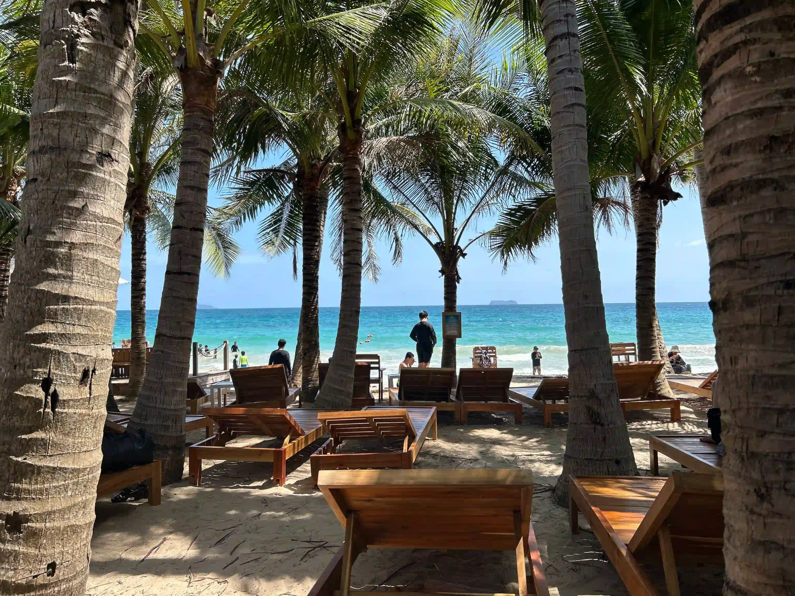 VIP Phu Quoc snorkeling tour review by an expat (4-Islands) 6 Hon May Rut The Beach Stop 5 scaled Vietadvisor