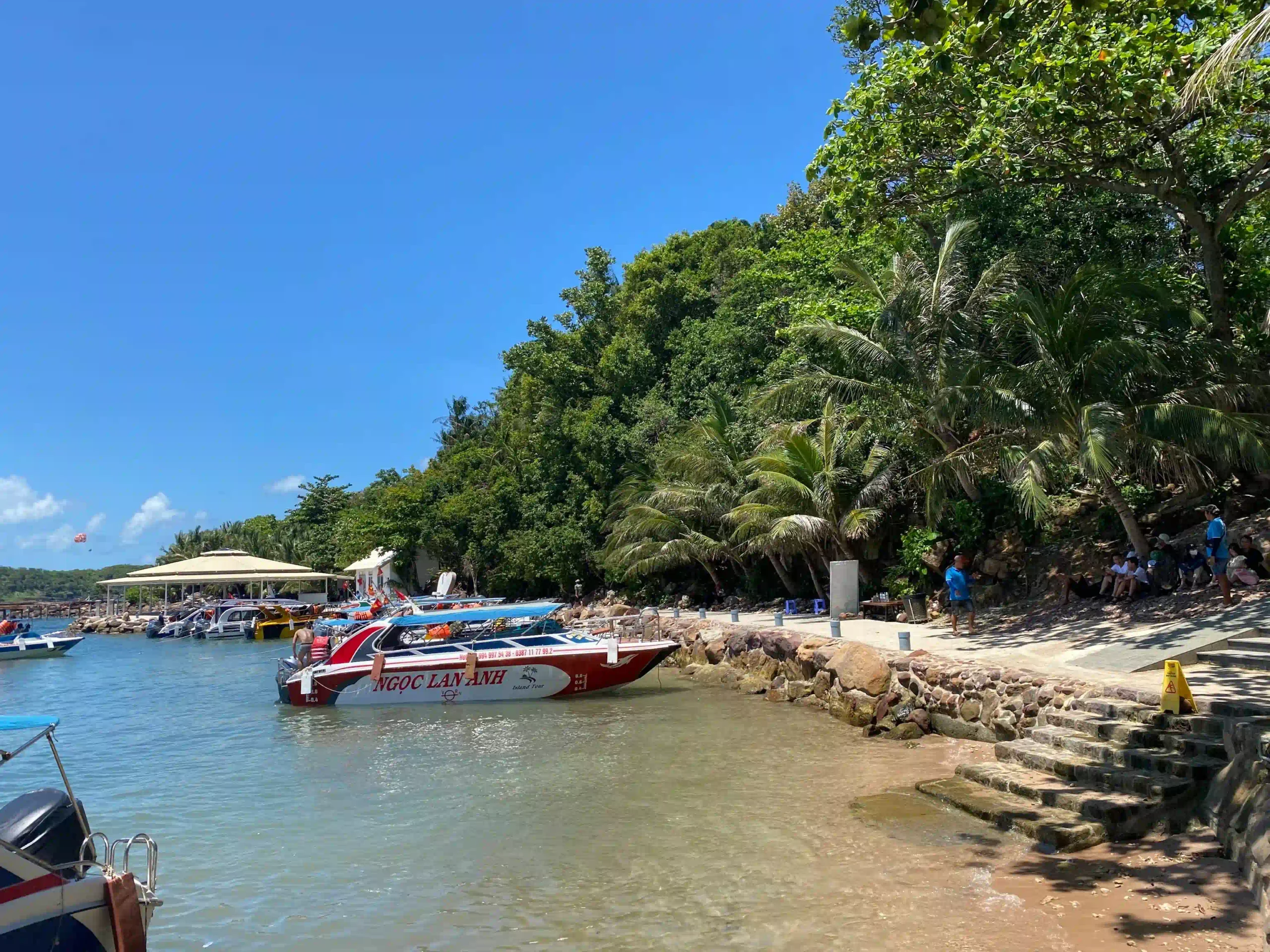 VIP Phu Quoc snorkeling tour review by an expat (4-Islands) 7 Hon May Rut The Beach Stop scaled Vietadvisor
