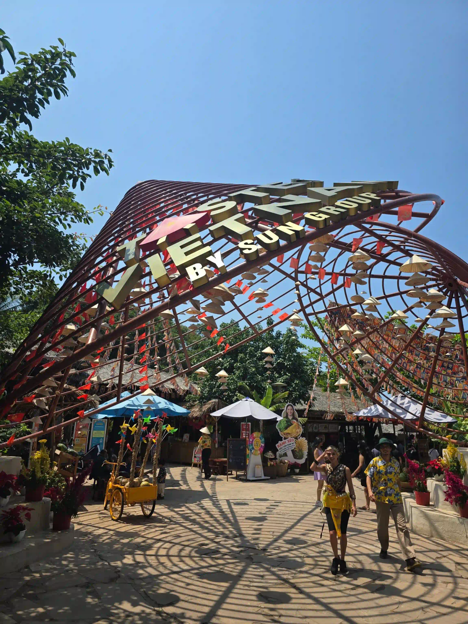 VIP Phu Quoc snorkeling tour review by an expat (4-Islands) 24 Hon Thom Lunch Aquatopia and the Cable Car 2 1 scaled Vietadvisor