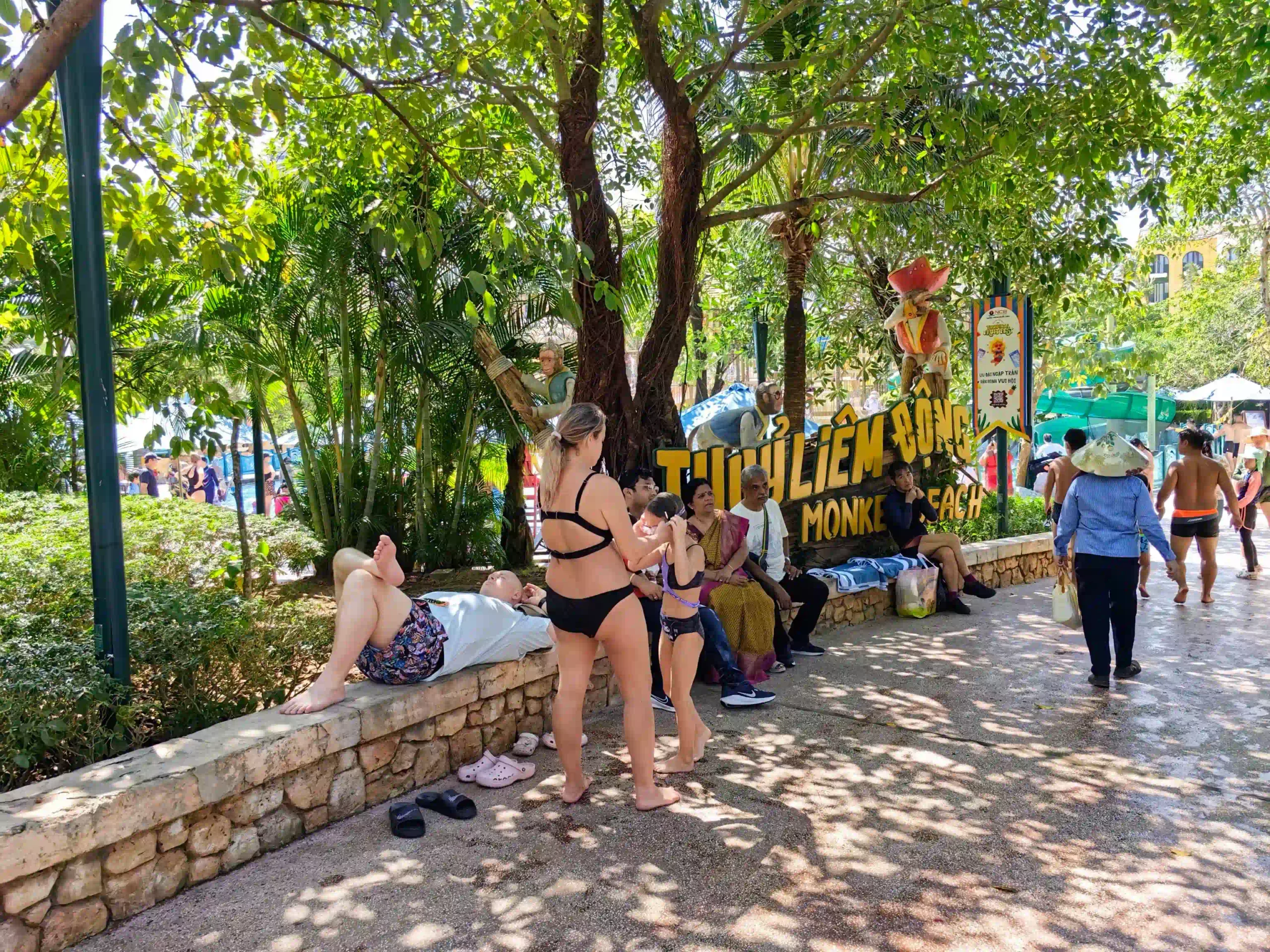VIP Phu Quoc snorkeling tour review by an expat (4-Islands) 23 Hon Thom Lunch Aquatopia and the Cable Car 3 1 scaled Vietadvisor