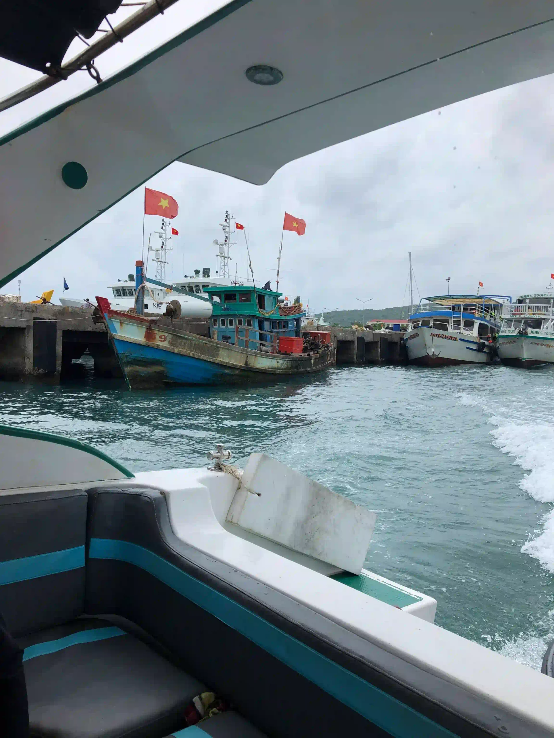John's Tours Phu Quoc review: Is it really the best choice? 27 Luxury trip by speedboat john tour 5 scaled Vietadvisor