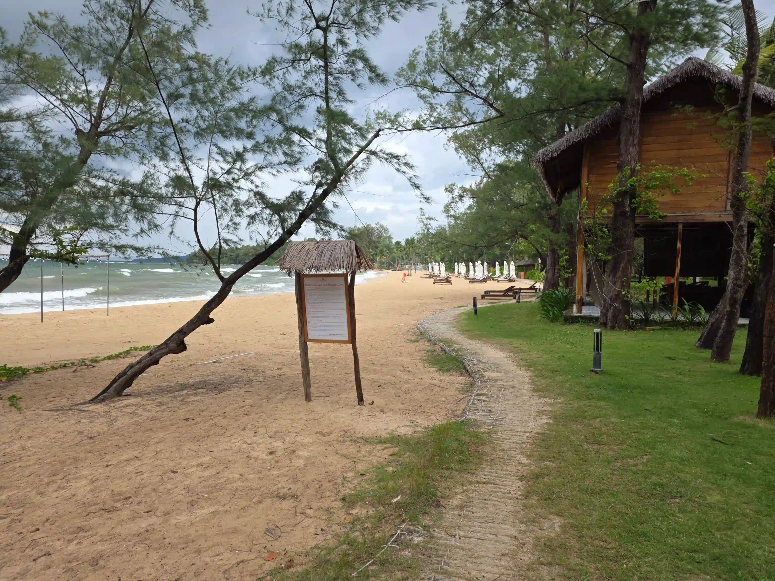 พักที่ไหนดีในฟูก๊วก (เจาะลึกย่านที่ดีที่สุด & ย่านที่ควรเลี่ยง) 23 Ong Lang Where to Stay in Phu Quoc for Quiet 6 scaled Vietadvisor