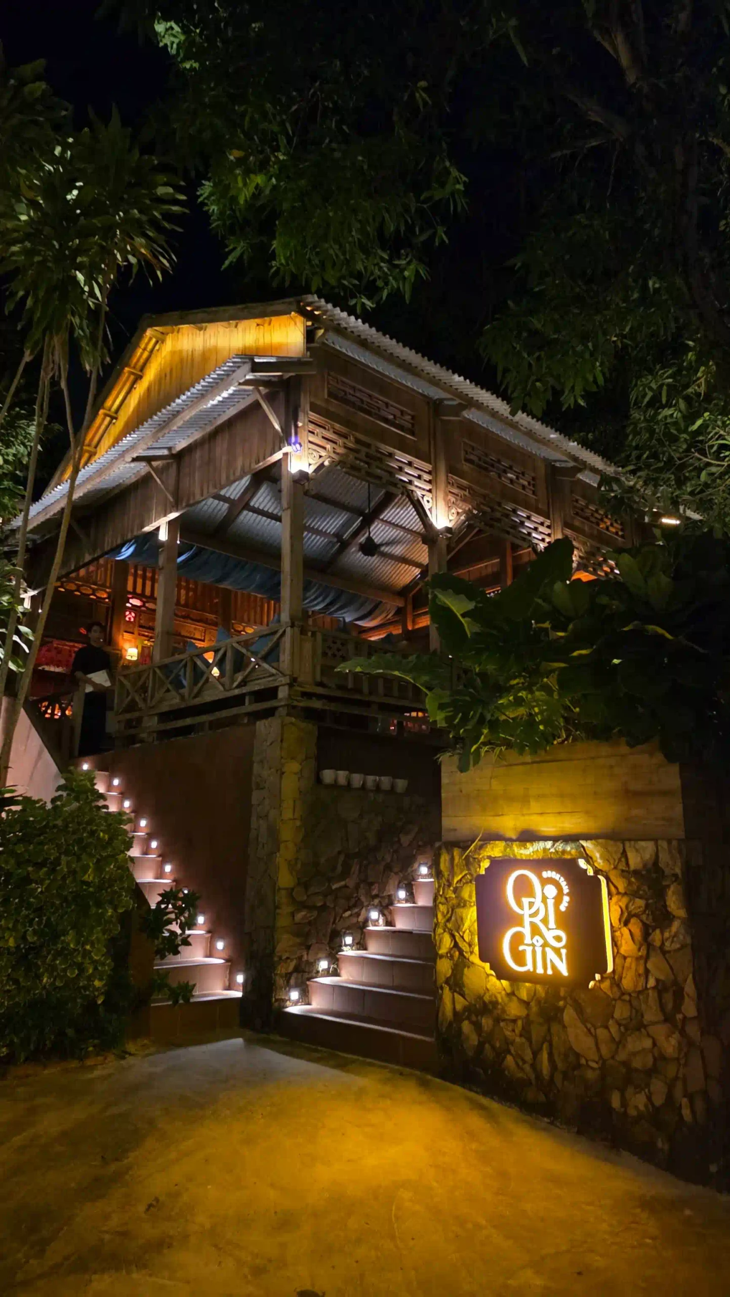 Phu Quoc nightlife: What to do after dark (expat's guide 2026) 13 Origin 1982 phu quoc bar 2 scaled Vietadvisor