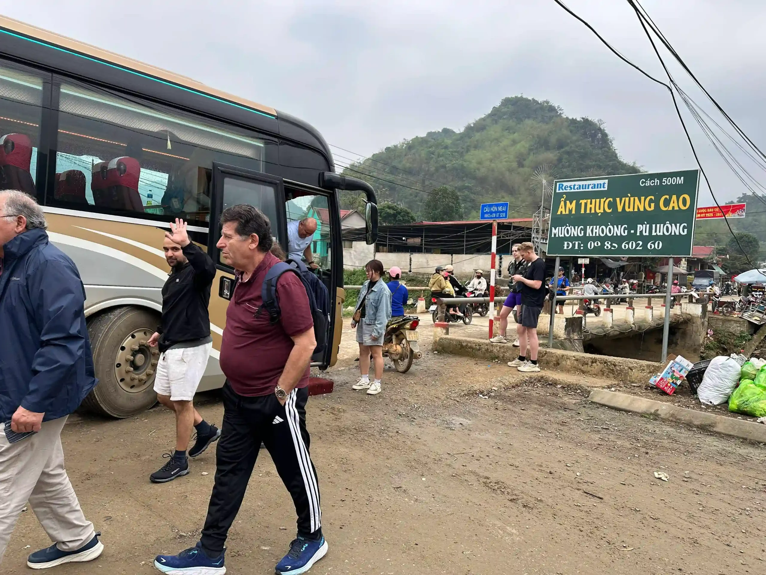 My first trip to Pu Luong: Things to do & local costs (2026) 36 Pho Doan Market 5 scaled Vietadvisor