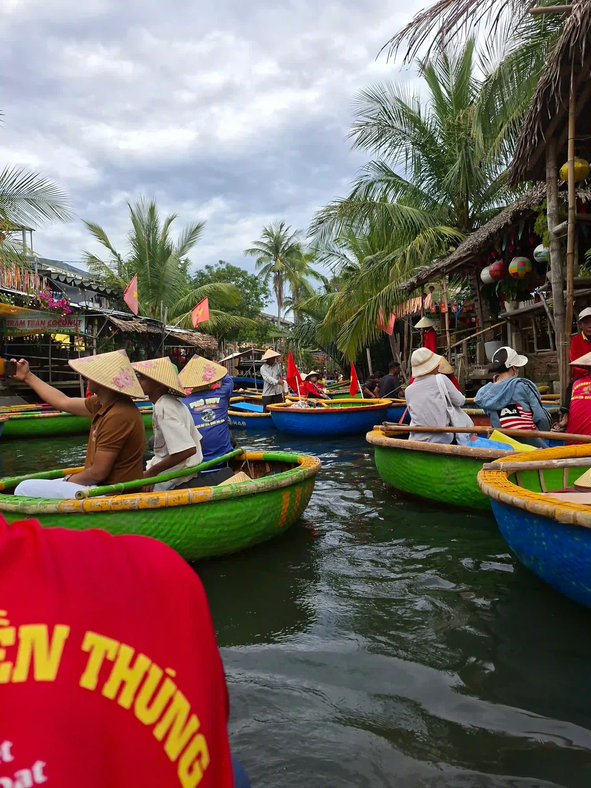 Hoi An cooking class & boat ride combo review: Worth it? 19 The Basket Boat Half hoi an cooking class 4 scaled Vietadvisor