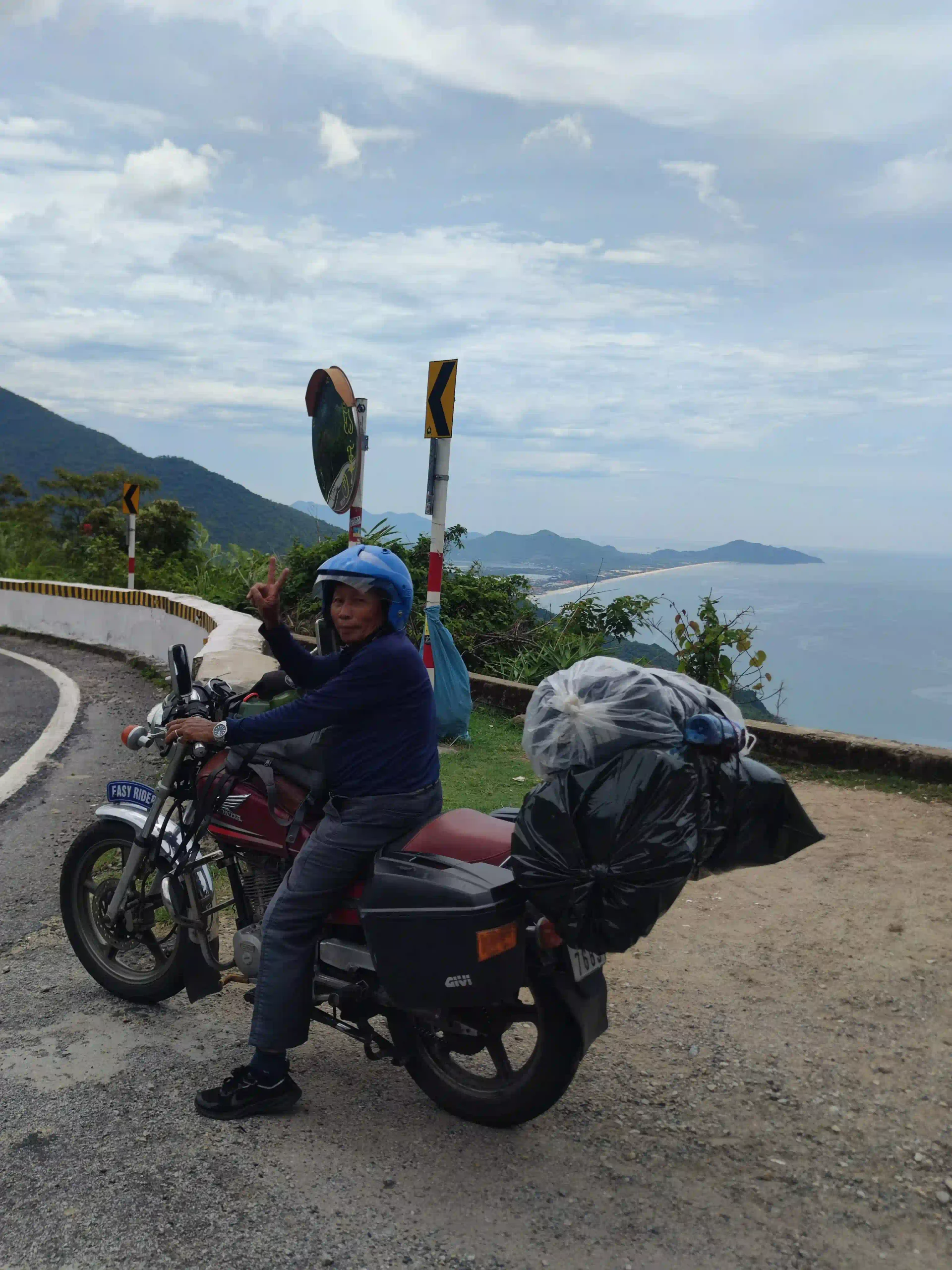Hai Van Pass easy rider (Hoi An to Hue): Solo female guide 15 The private tour thing hai van pass easy rider 2 scaled Vietadvisor
