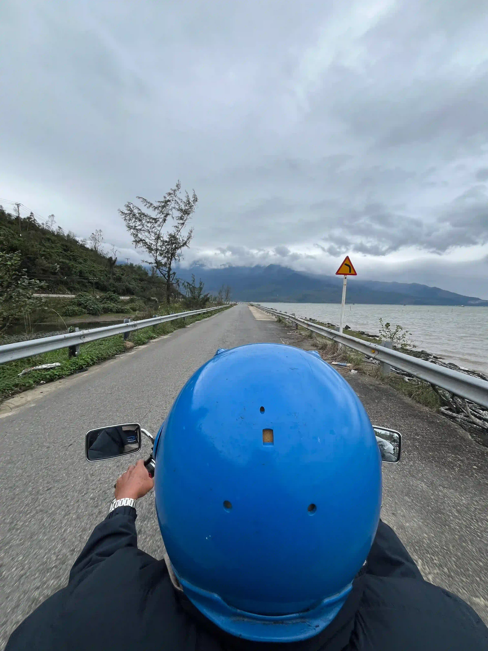 Hai Van Pass easy rider (Hoi An to Hue): Solo female guide 17 The private tour thing hai van pass easy rider 3 scaled Vietadvisor