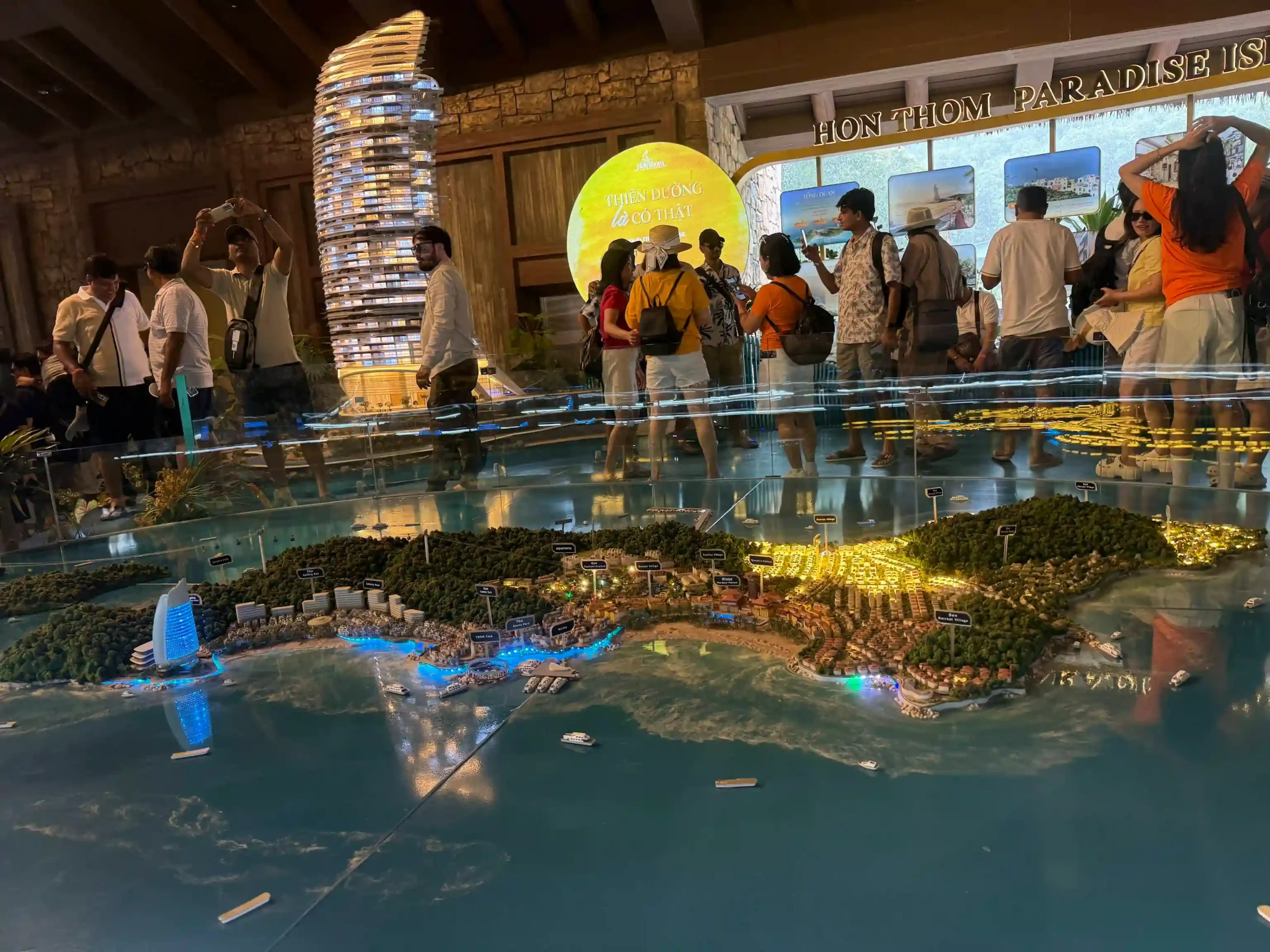 All the best things to do in Phu Quoc as a first-timer 14 Things to Do in Phu Quocs South The Hon Thom Cable Car 4 scaled Vietadvisor