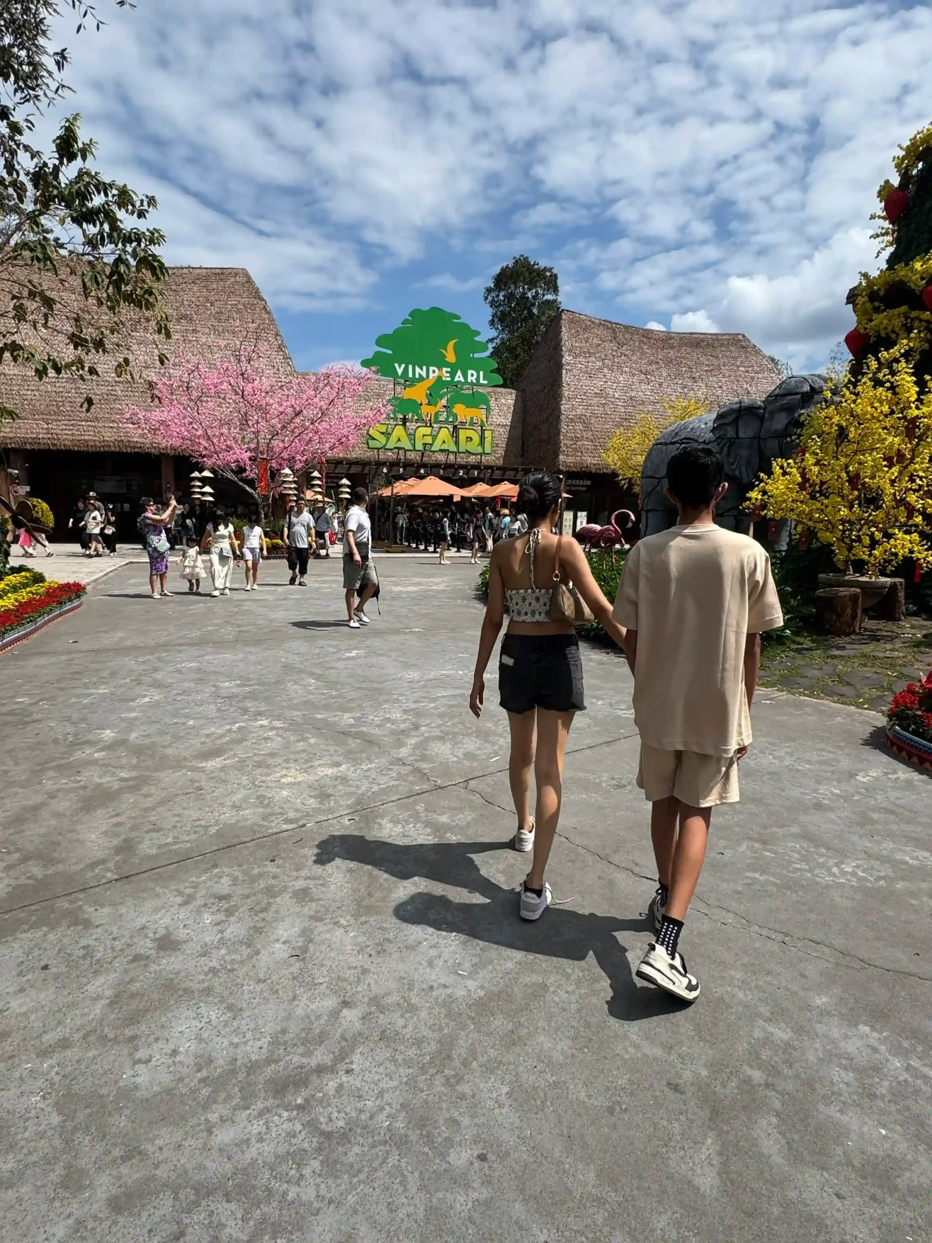 All the best things to do in Phu Quoc as a first-timer 46 VinWonders and Vinpearl Safari scaled Vietadvisor