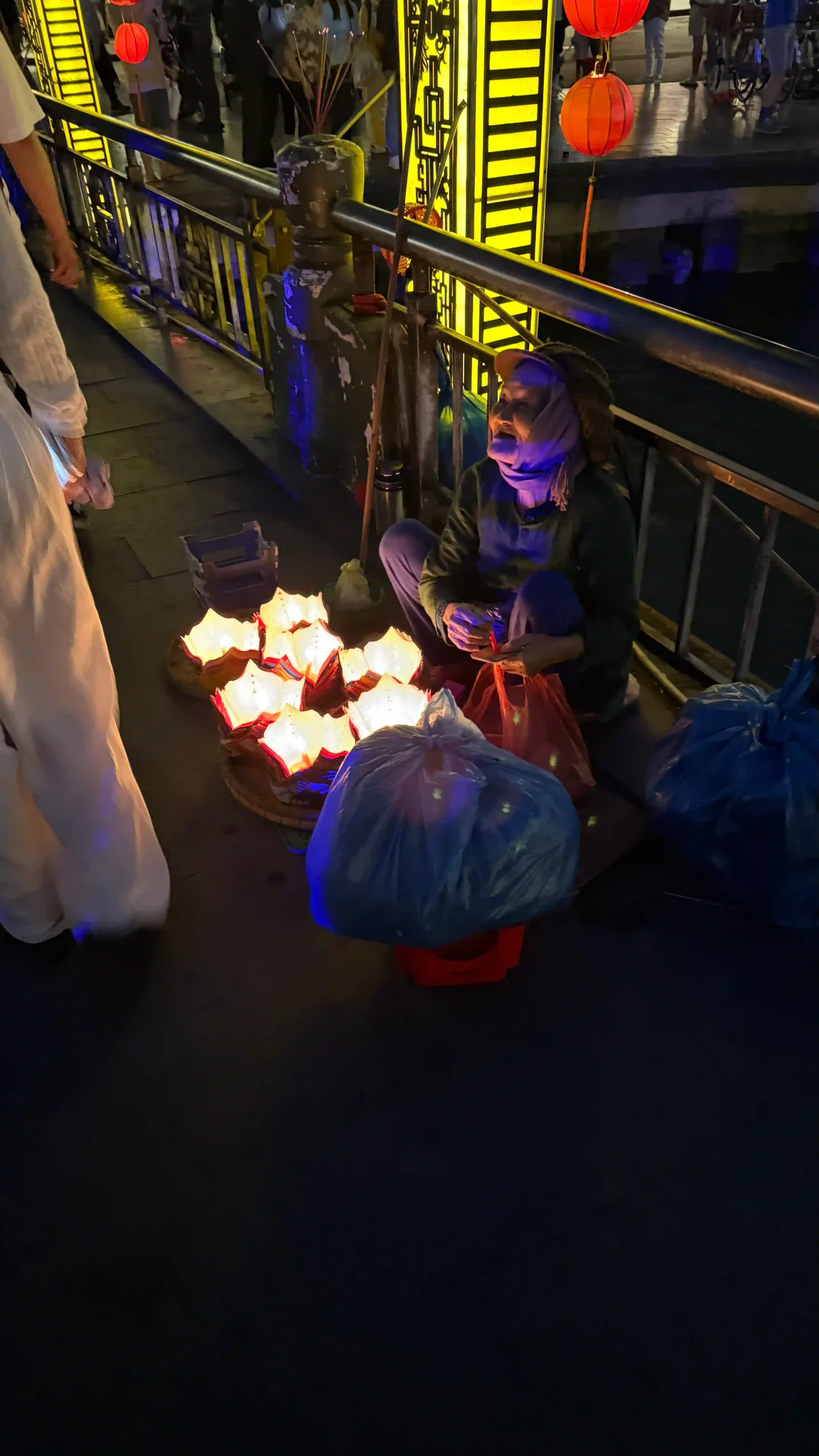Review: Is the Hoi An lantern boat ride really worth it? 16 About the Lanterns hoi an 5 scaled Vietadvisor