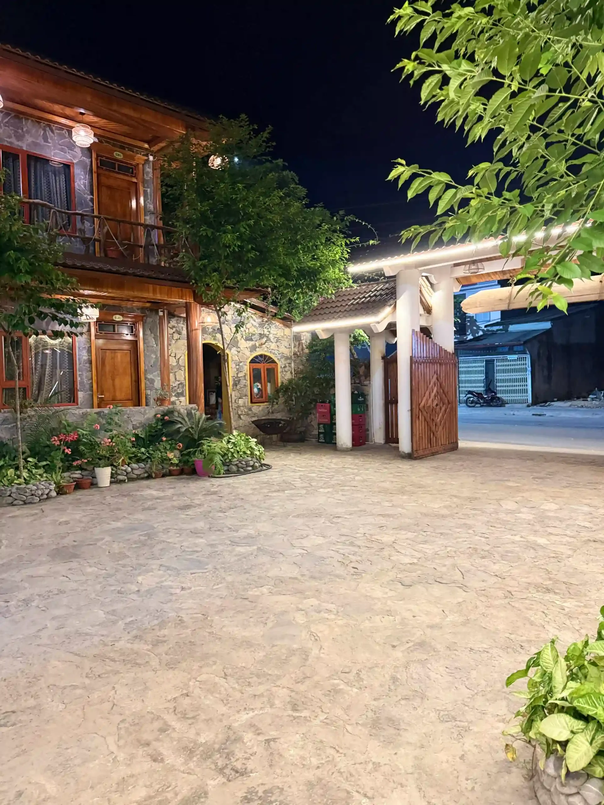 Unterkünfte in Ha Giang: 5 beste lokale Homestays 6 Cao nguyen da homestay 4 scaled Vietadvisor