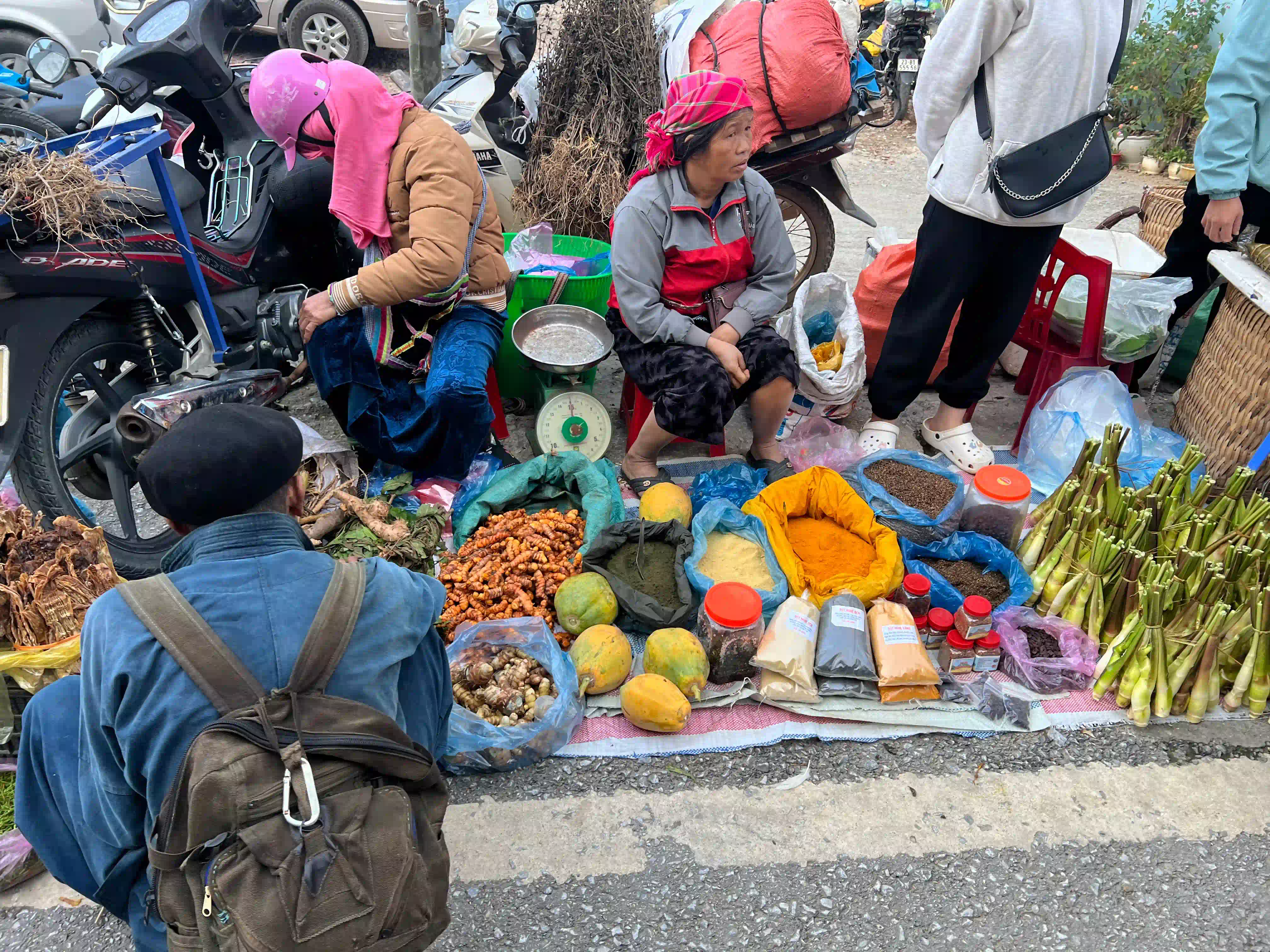 Dong Van Ancient Street: Best things to do in 1 night (2026) 31 Dong Van Market 2 Vietadvisor