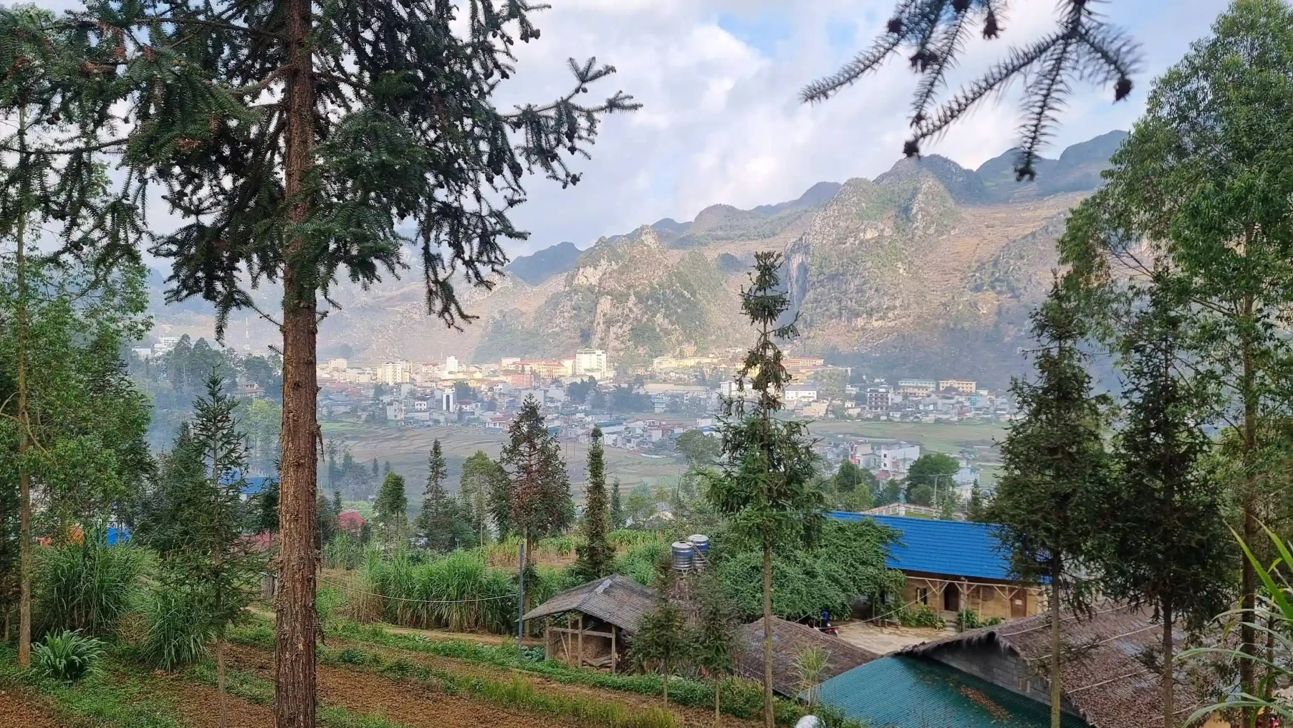 Where to stay in Dong Van, Ha Giang: 5 homestays you'll love 49 Dong Van Panorama Homestay 2 scaled Vietadvisor