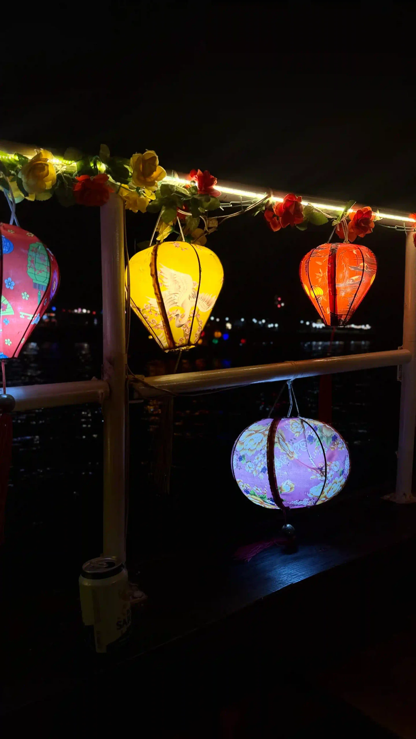 Review: Is the Hoi An lantern boat ride really worth it? 25 Full moon nights hoi an lantern 2 scaled Vietadvisor