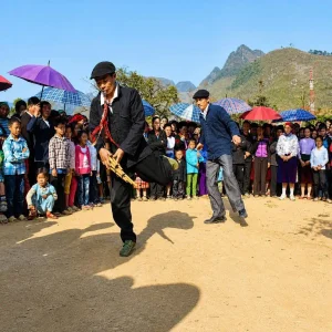 Khâu Vai love market 3