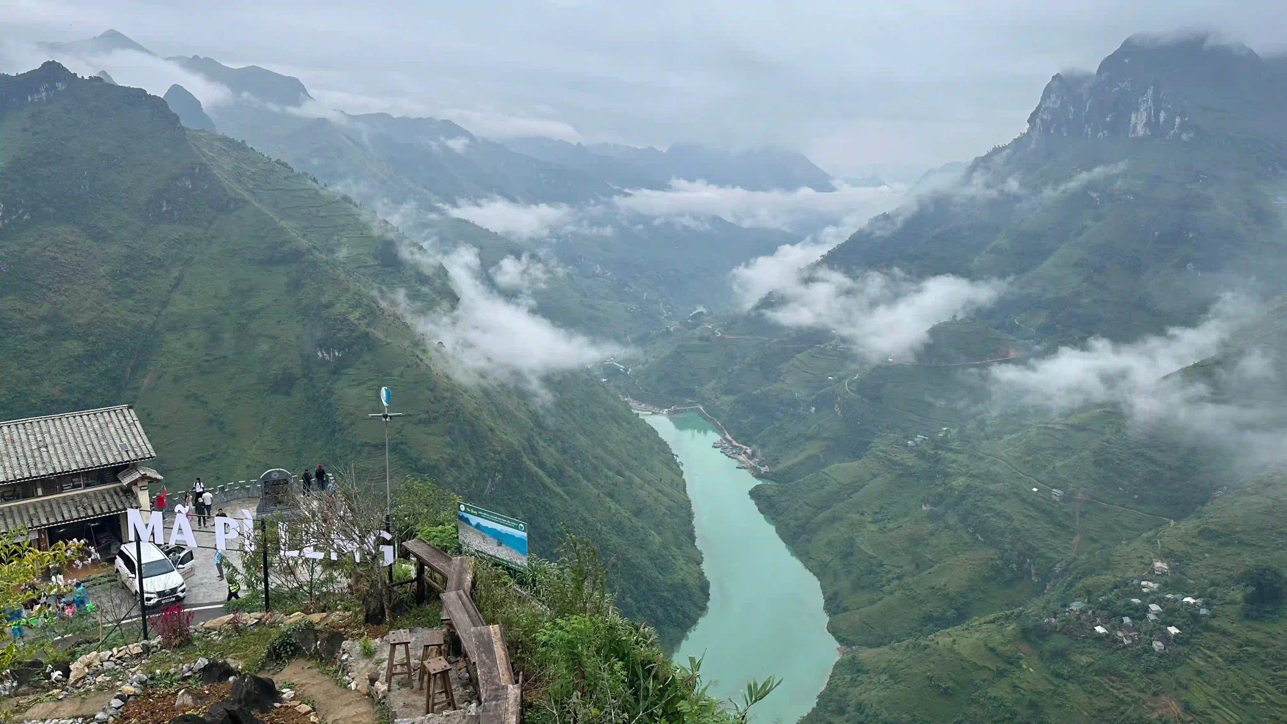 Ma Pi Leng Pass: Expectation vs reality 2026 (honest guide) 32 Ma Pi Leng Panorama The Cafe Viewpoint scaled Vietadvisor