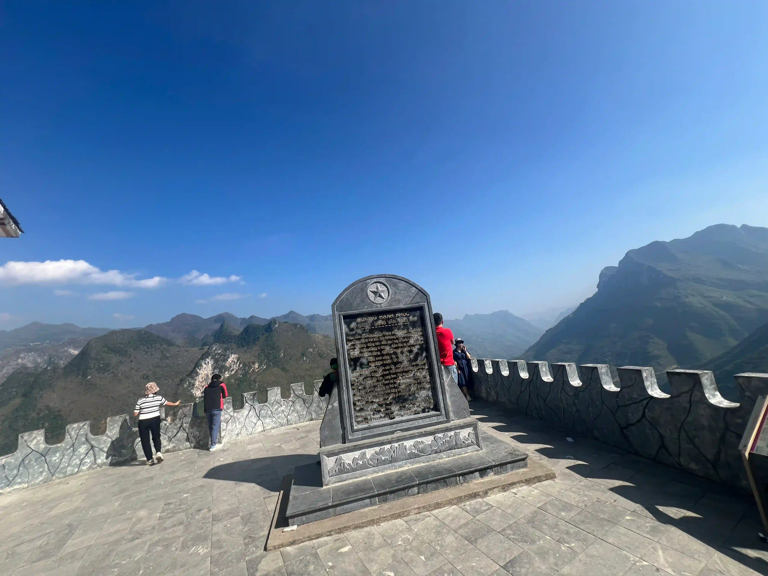 Ma Pi Leng Pass: Expectation vs reality 2026 (honest guide) 20 The Young Volunteers Monument ma pi leng scaled Vietadvisor