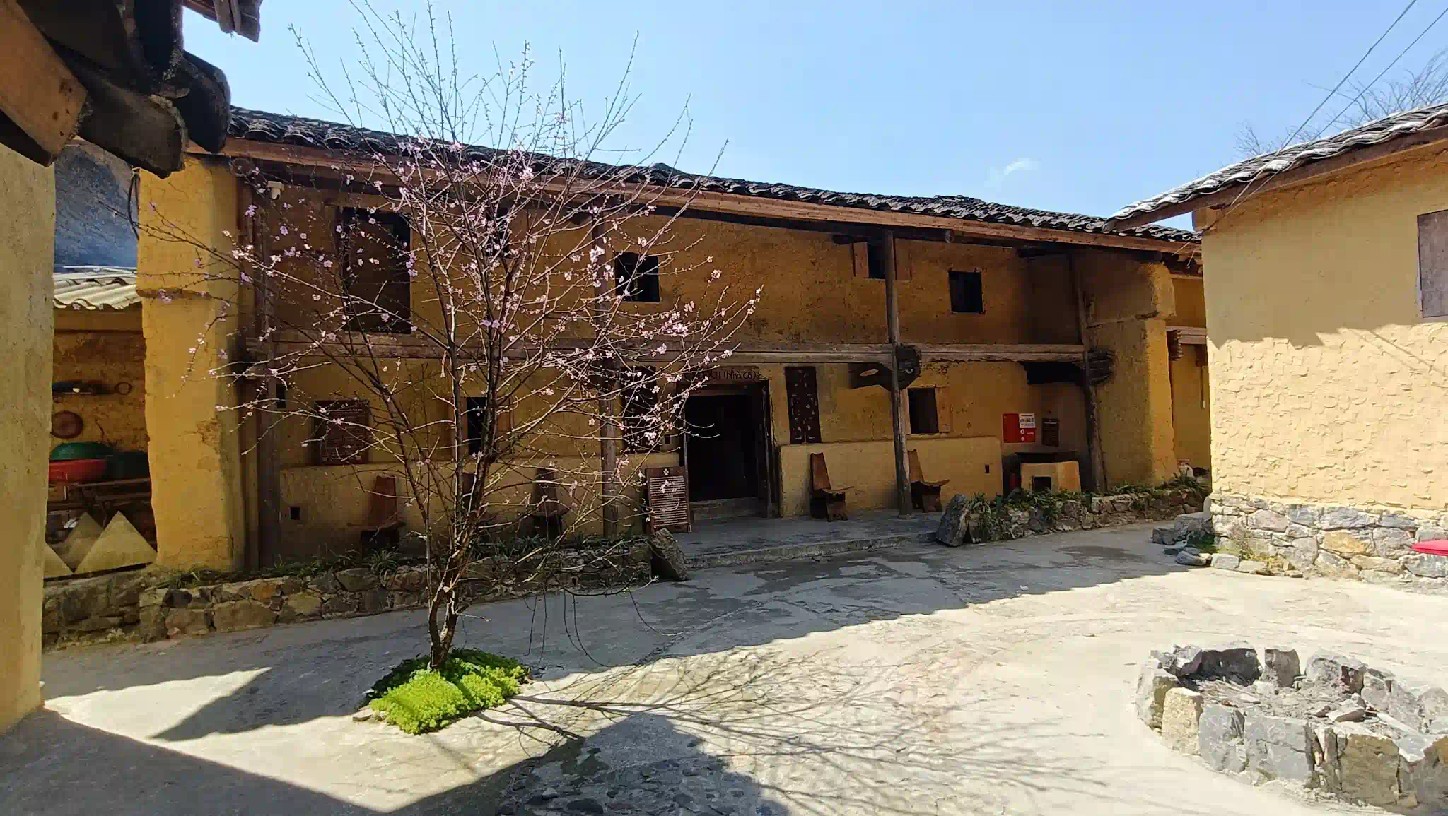 Dong Van Ancient Street: Best things to do in 1 night (2026) 3 What the Dong Van Old Quarter Actually Is 2 Vietadvisor
