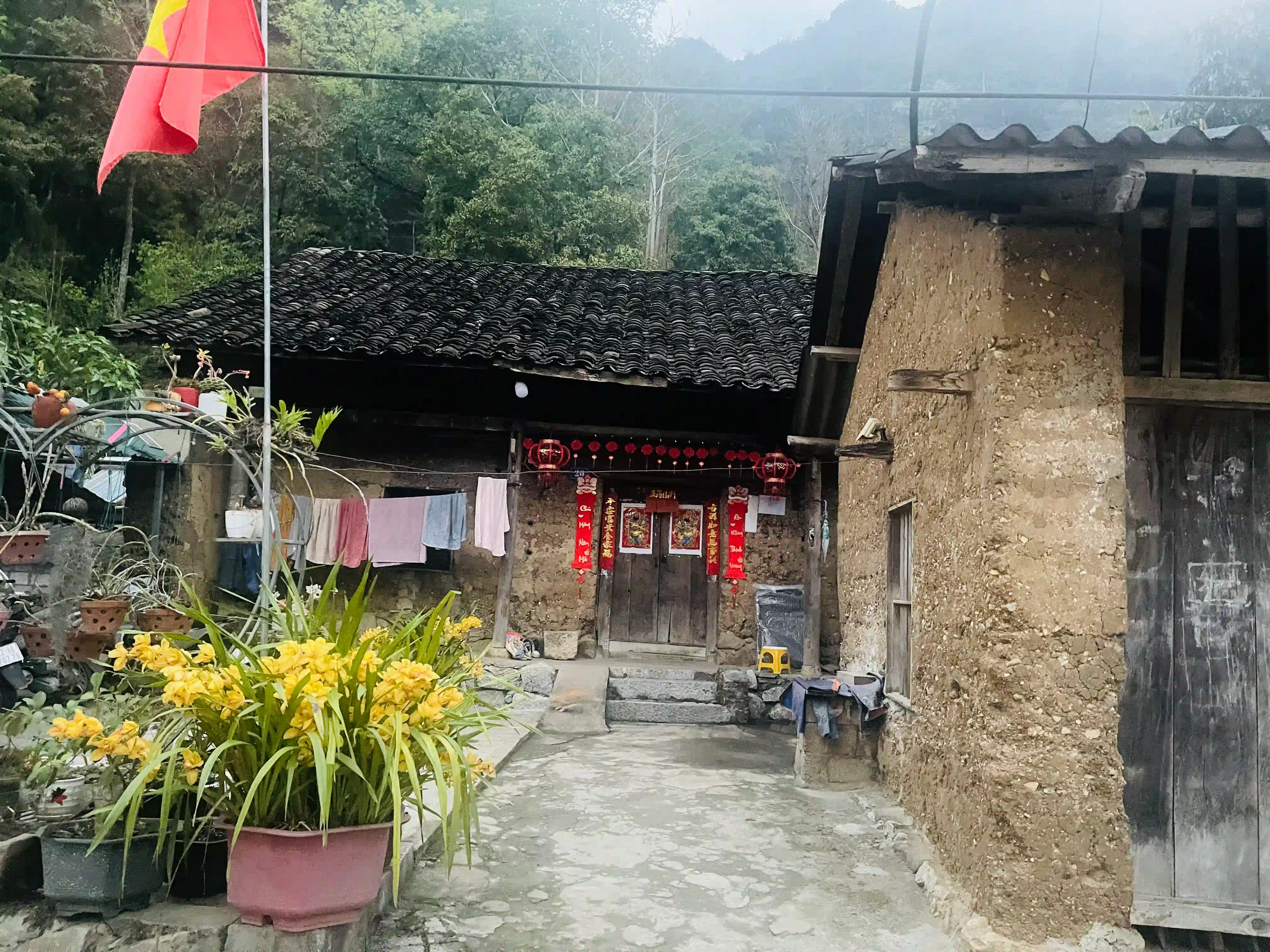 Dong Van Ancient Street: Best things to do in 1 night (2026) 1 What the Dong Van Old Quarter Actually Is 3 Vietadvisor