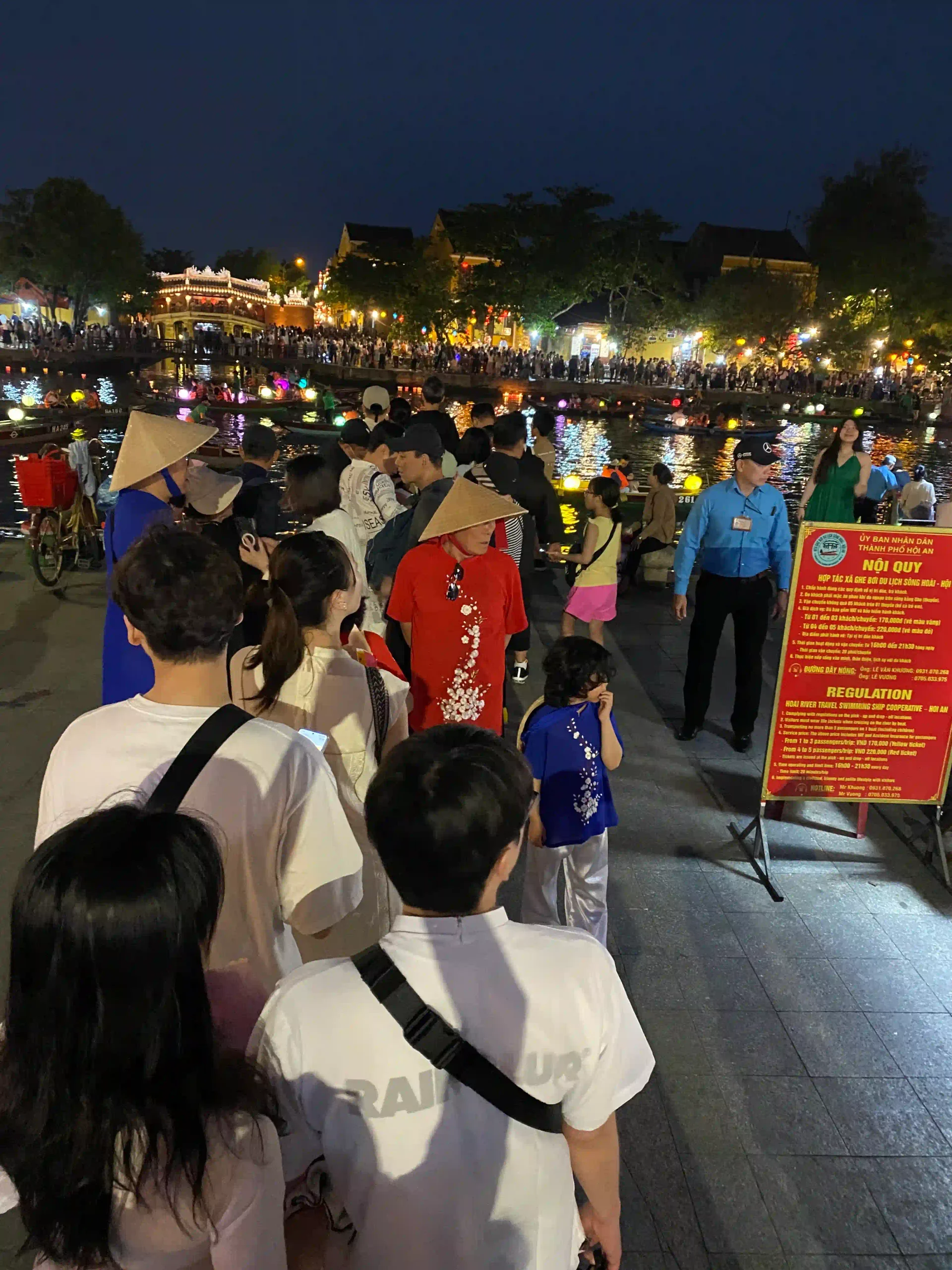 Review: Is the Hoi An lantern boat ride really worth it? 6 Where to Buy Tickets hoi an lantern boat 4 scaled Vietadvisor
