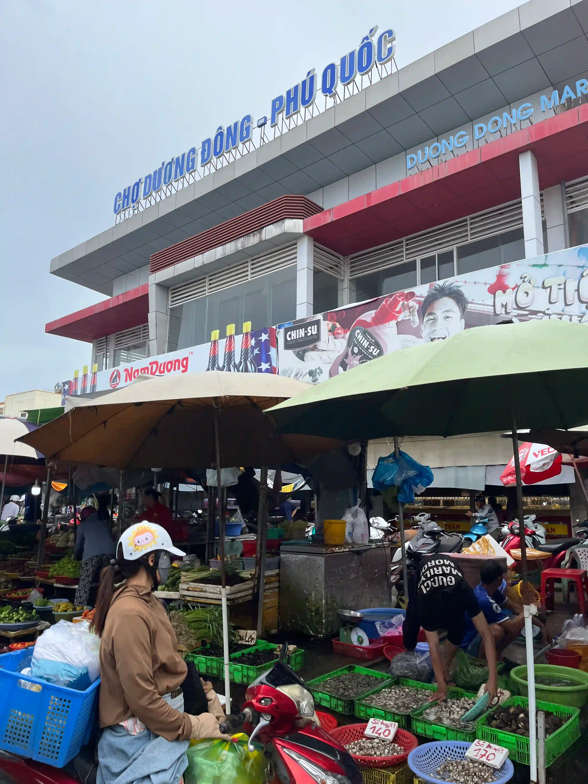 Where to Shop in Phu Quoc: 7 Places I Recommend (2026) 11 Duong Dong Market scaled Vietadvisor
