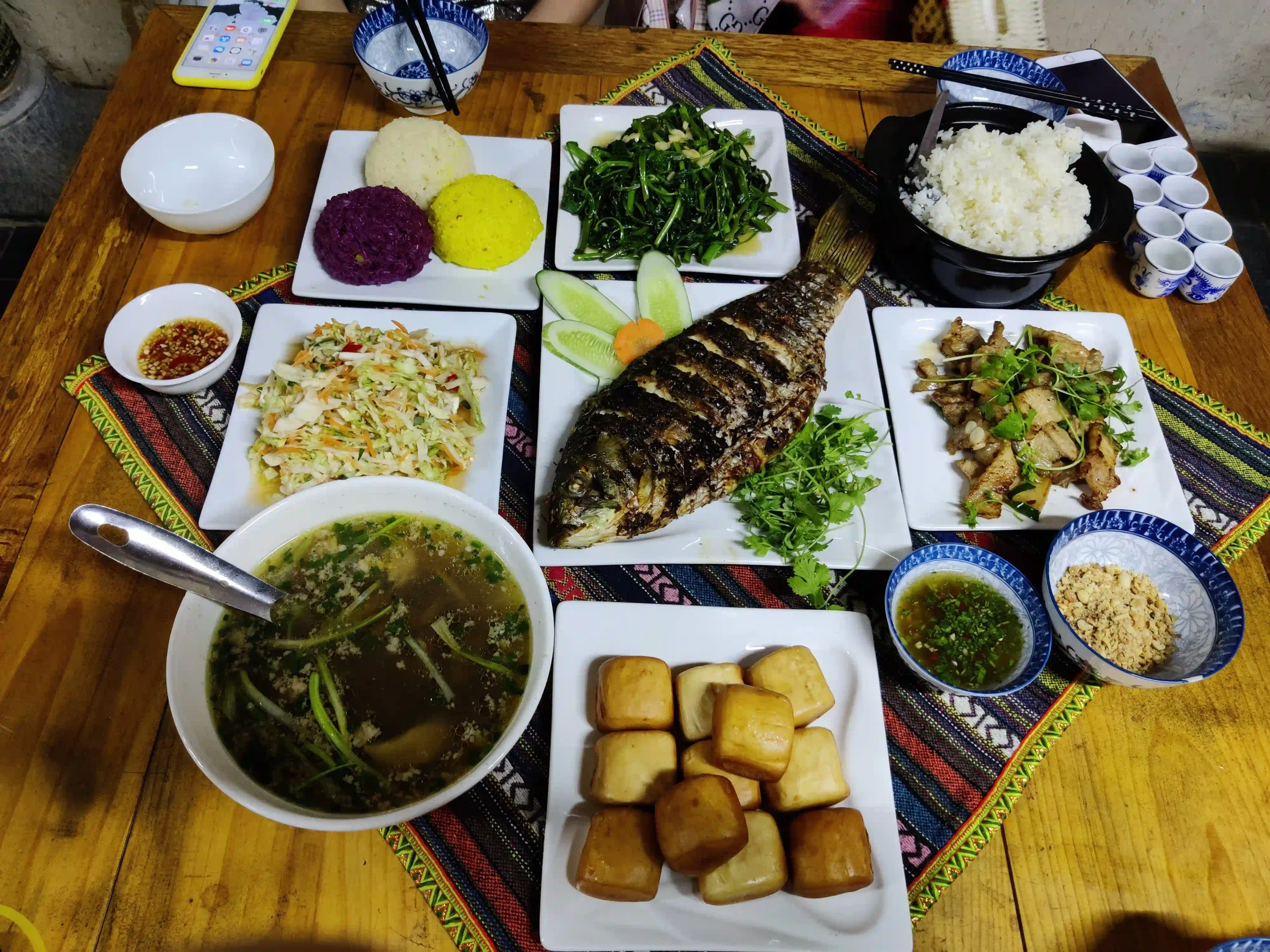 Meo Vac Clay House review: Experience & real photos (2026) 17 Food the Bar and the Evening meo vac clay house scaled Vietadvisor