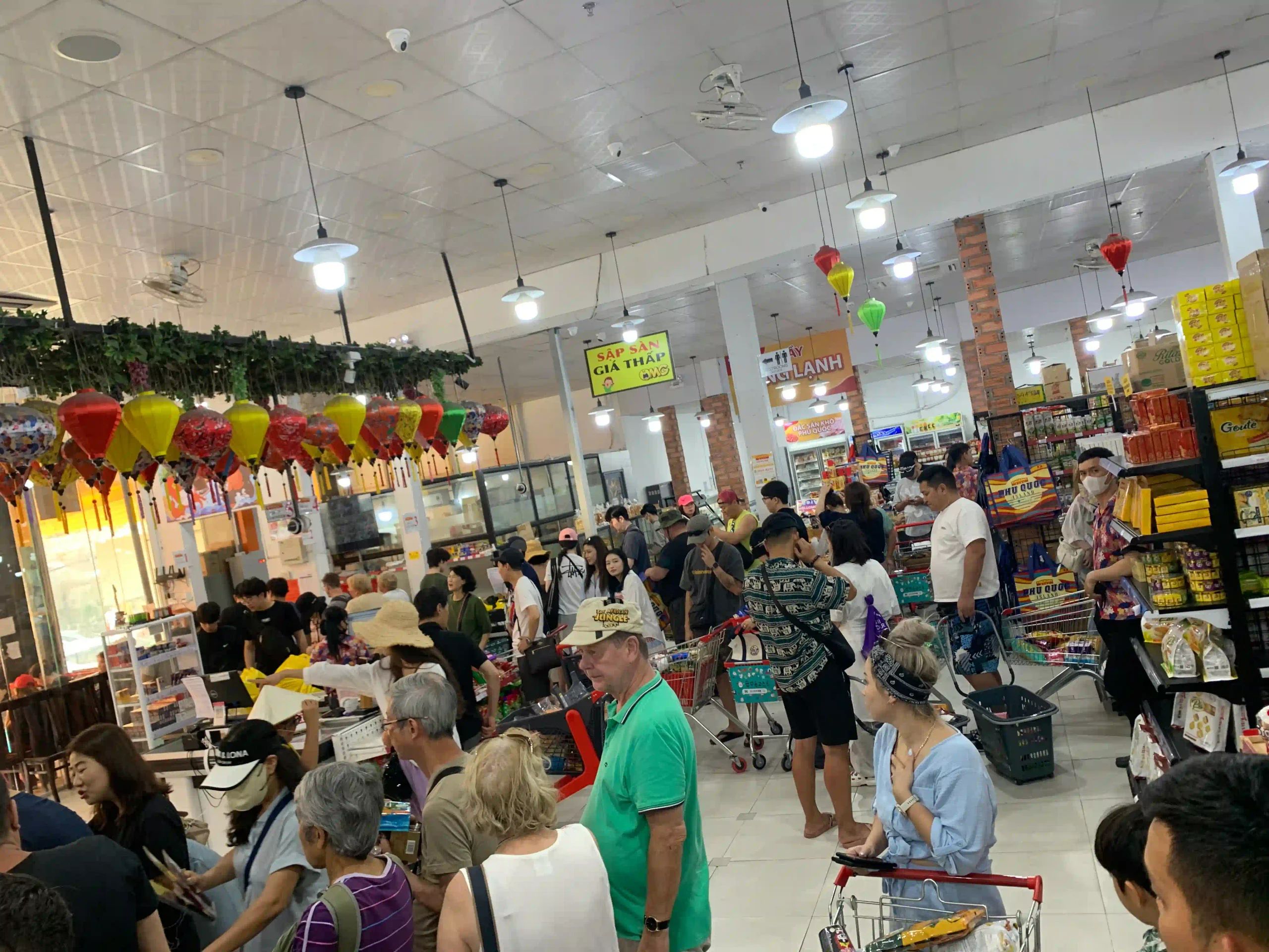 Where to Shop in Phu Quoc: 7 Places I Recommend (2026) 2 Where to Shop in Phu Quoc