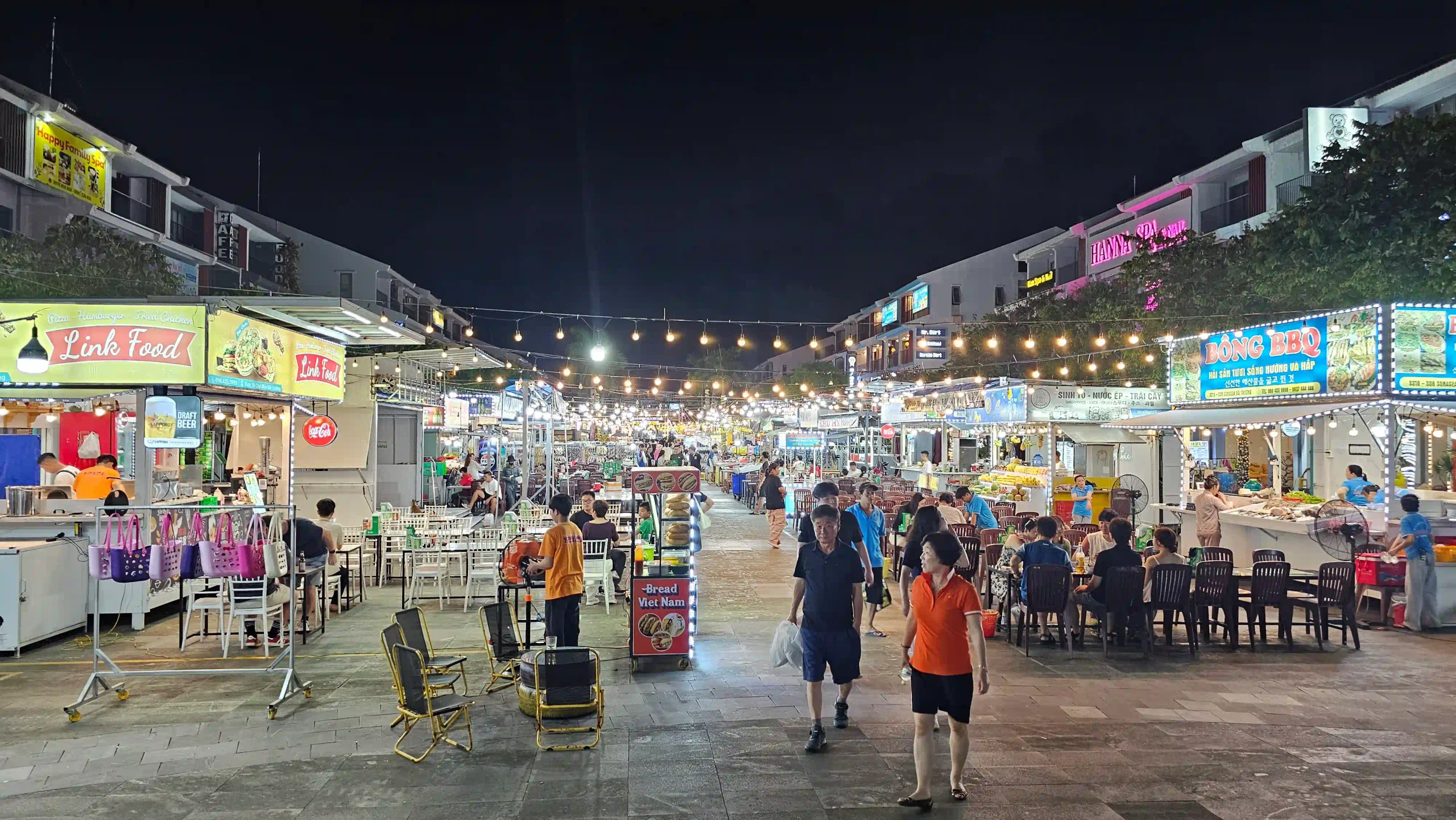 Phu Quoc Night Market Guide: What to Eat, Buy & Do (2026) 27 Sonasea night market phu quoc 2 scaled Vietadvisor