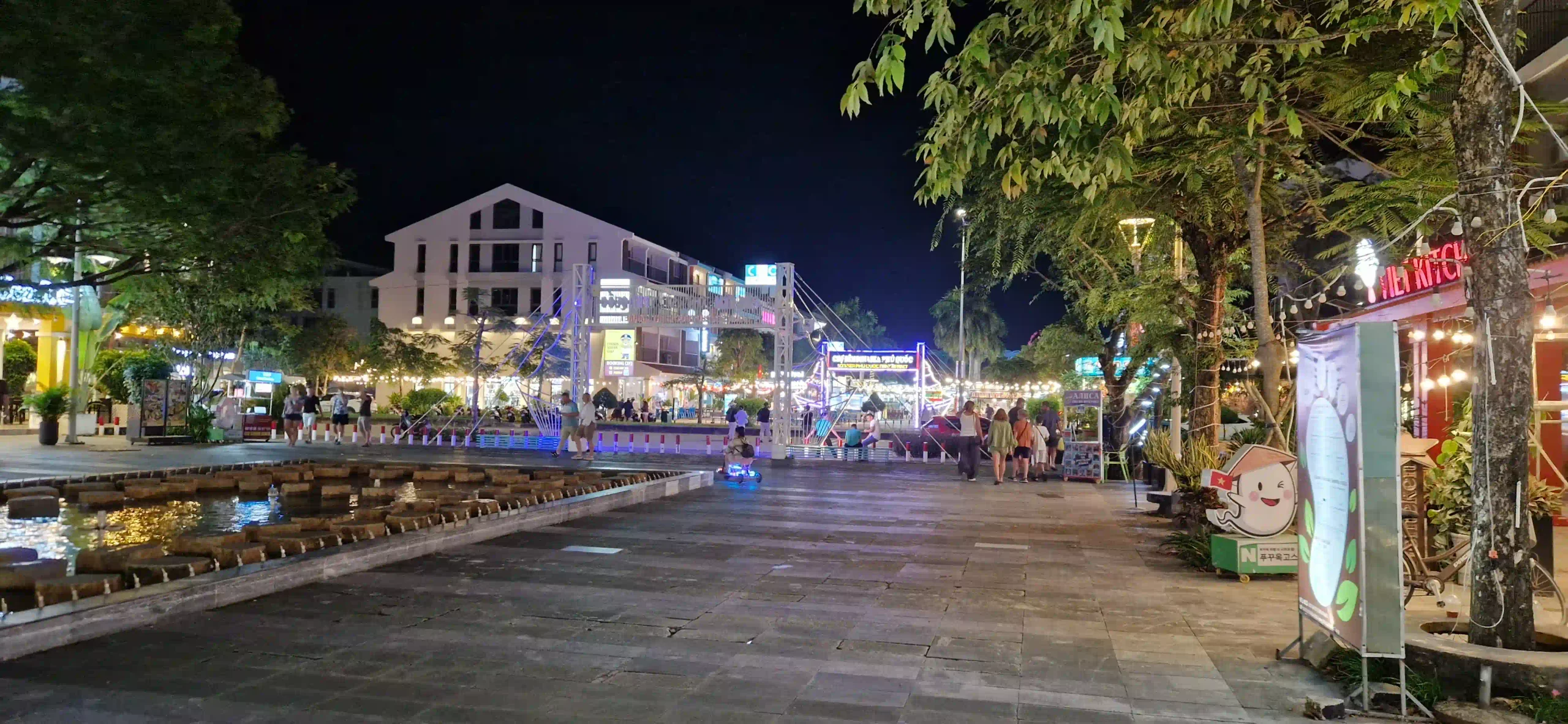 Phu Quoc Night Market Guide: What to Eat, Buy & Do (2026) 25 Sonasea night market phu quoc scaled Vietadvisor