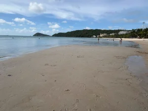 The Litter, the Crowds and When to Go to Bai Sao 2