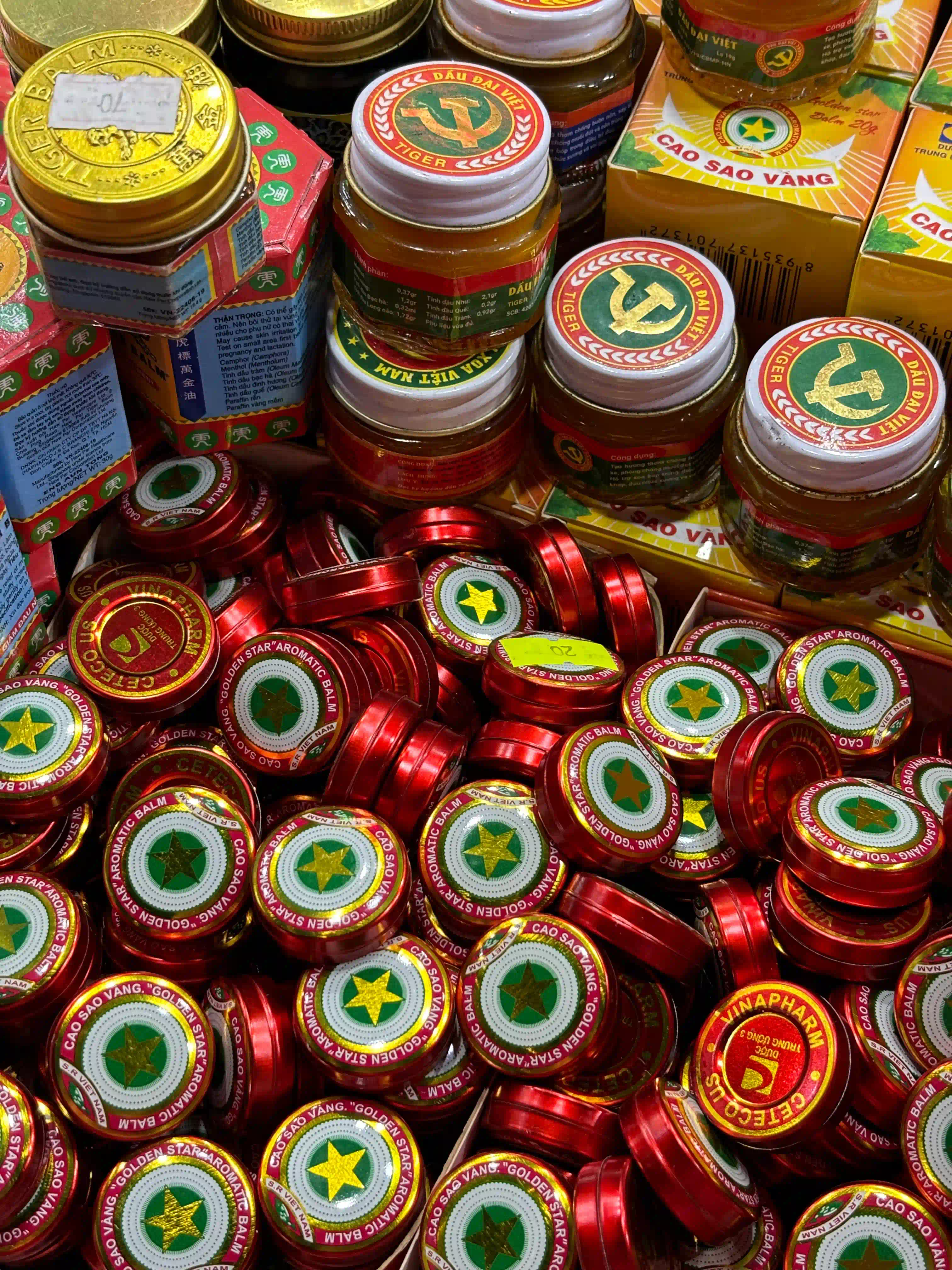 Phu Quoc Night Market Guide: What to Eat, Buy & Do (2026) 23 What to Buy at the Phu Quoc Night Market 4 Vietadvisor