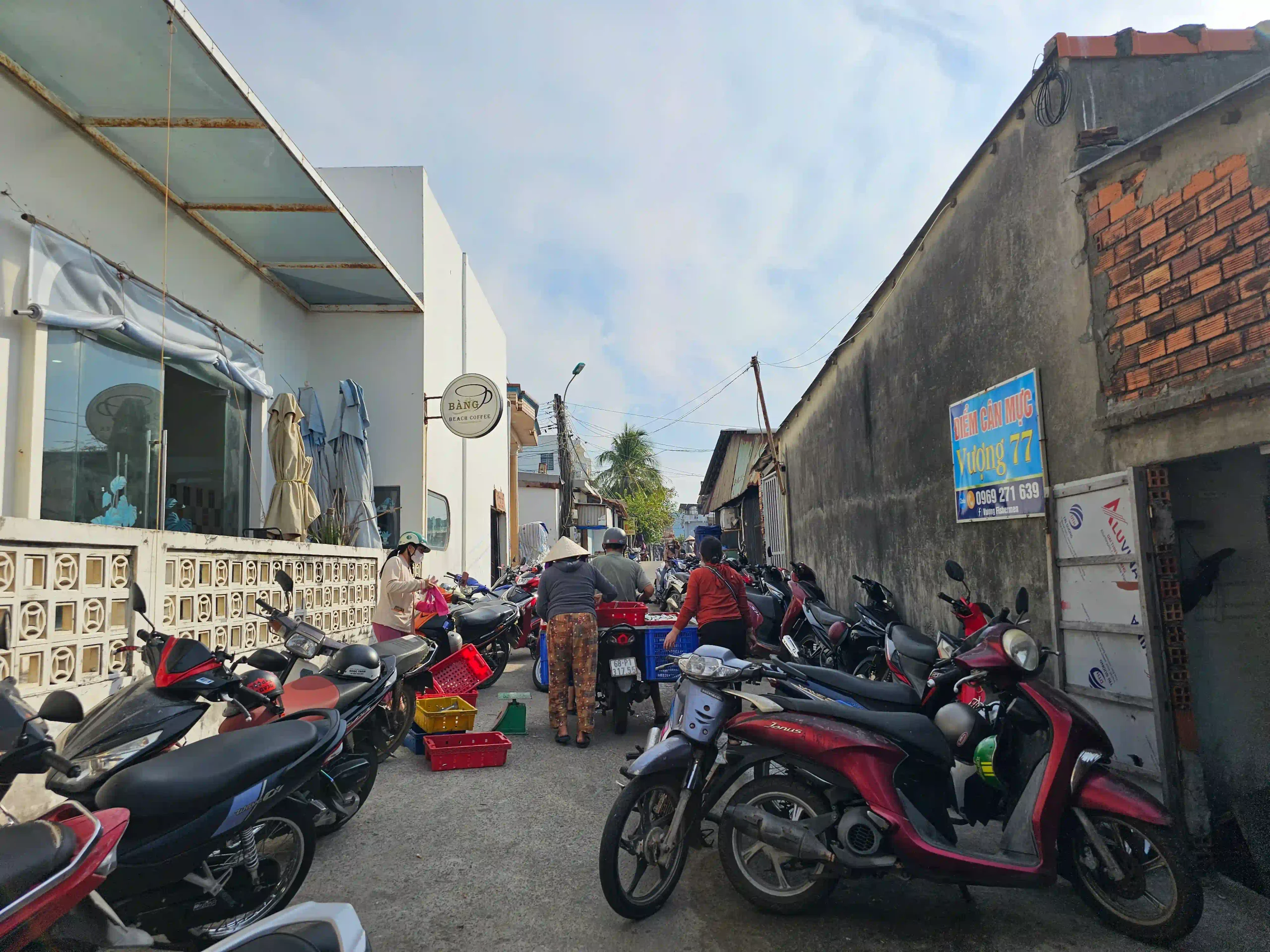 Phu Quoc Night Market Guide: What to Eat, Buy & Do (2026) 13 xom chai phu quoc scaled Vietadvisor