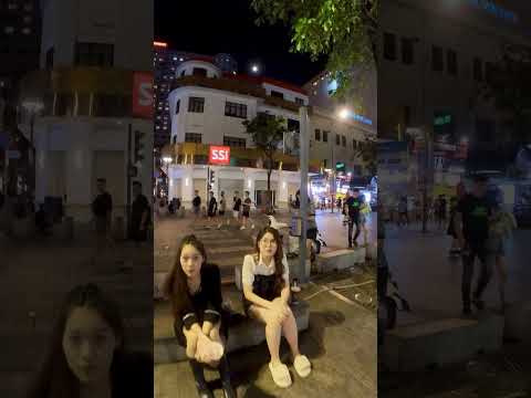 Approaching girls in Vietnam