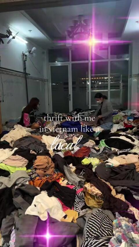 i know we all go to vietnam for their vintage curated clothes, but heres a spot to check out if you wanna thrift like a local! 📍 hoang hoa tham market second hand market, ho chi minh city #vietnam #hochiminh #thrifting #thrift #vintage