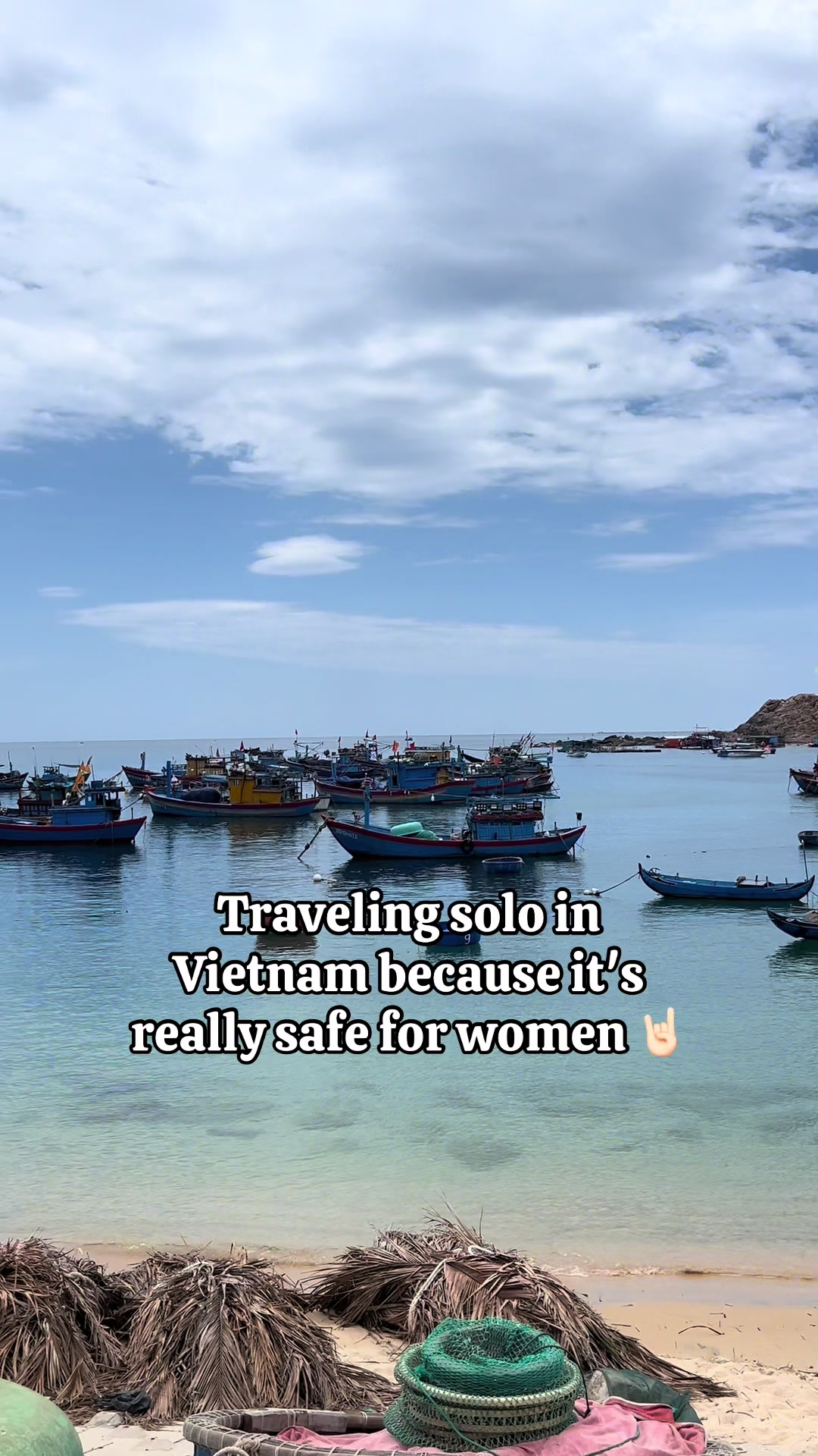 #vietnam #vietnam🇻🇳 #🇻🇳 #travelsologirl #solotravel #hanoi #camon #viettravel 
