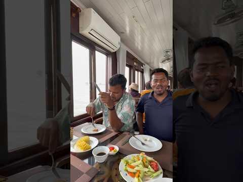 Lunch with friends on Cruise😍 | Ha Long Bay #shorts #travel #vietnam