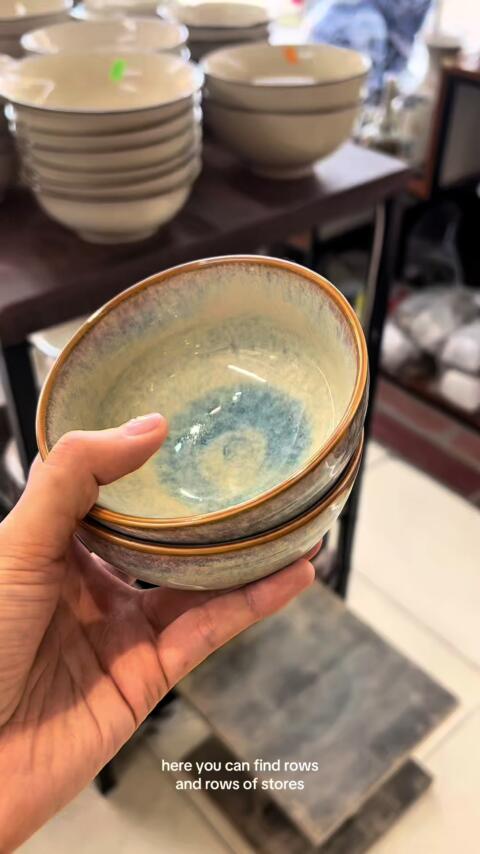 Spending a wholesome Sunday in Hanoi going pottery shopping at Bat Trang. I loved this day and wish every weekend could be this wholesome.  If you&rsquo;re in Hanoi and want to buy some affordable and gorgeous ceramics, take the motorbike / bus to Bat Trang Pottery Village 🌸 #hanoivietnam #hanoivlog #battrangvietnam #battrangpotteryvillage #pottery #ceramics #sundayvlog 