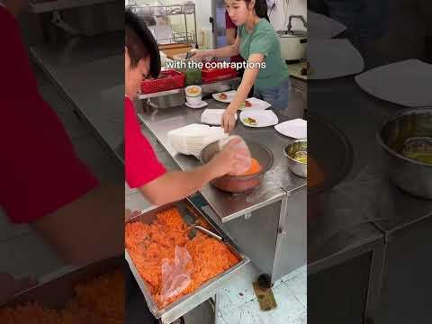 Is Oilfall waterfall fried chicken in saigon/HCM worth the hype ? 👀 Su Su Waterfal Fried Chicken