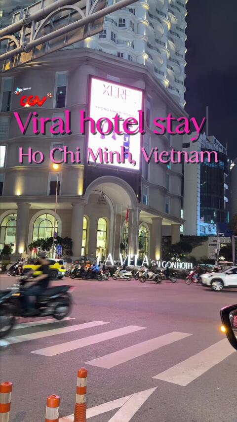 📍La Vela Siagon 💓 The best hotel in Ho Chi Minh City! Huge rooms, amazing views and the best rooftop pool with insane sunsets! 🌅 ✨🫶🏼 #hochiminhcity #lavelasaigonhotel #saigon #hotelvietnam #vietnamtravel 