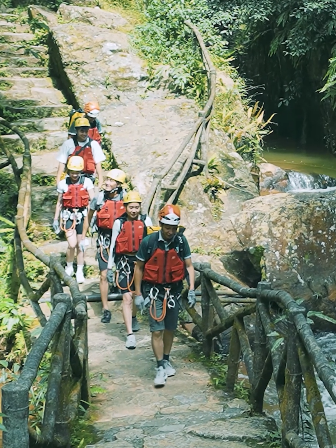 Canyoning vượt th&aacute;c Datanla - một h&agrave;nh tr&igrave;nh kh&aacute;m ph&aacute; vẻ đẹp thi&ecirc;n nhi&ecirc;n v&agrave; bứt ph&aacute; giới hạn đầy cảm x&uacute;c 😎 #dalat #thacdatanla #dalattourist #canyoning #travel