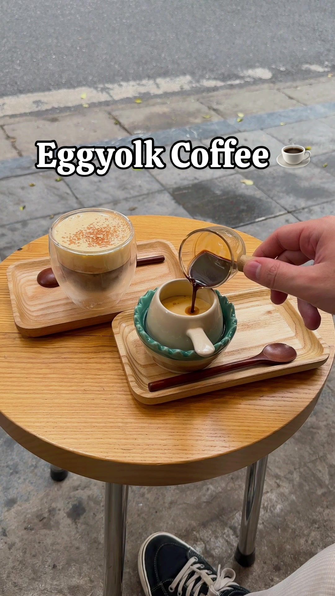 Một buổi s&aacute;ng kh&ocirc;ng ph&acirc;n biệt được đ&acirc;y l&agrave; H&agrave; Nội hay Sapa 🥹  . 📍Eggyolk Coffee - 5A Ch&acirc;n Cầm, HN ☕️ Cafe trứng (n&oacute;ng), Cacao trứng (lạnh) 💵 110 c&agrave;nh  🫧 Ngon, qu&aacute;n xinh, đi s&aacute;ng n&ecirc;n kh&aacute; vắng, ngắm phố phường chill - n&ecirc;n đi ✅ #emgaivanphong #coffee #review #eggyolk #caphetrung #caphe  
